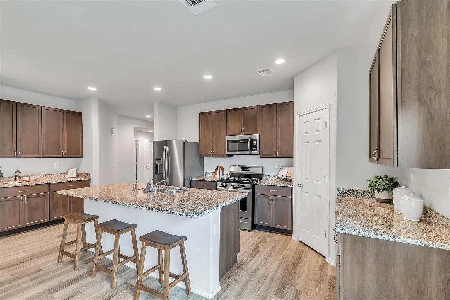 4238 Stuebner Hill Drive, Houston, TX 77068 4238 Stuebner Hill Drive, Houston, TX 77068