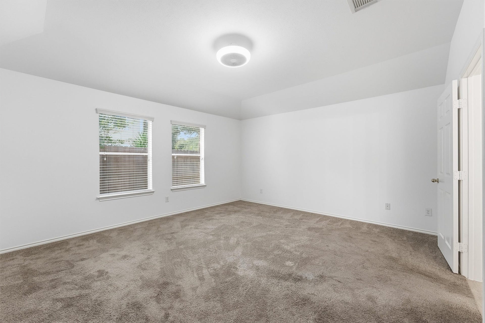 2227 Ridgefield Park Lane, Richmond, TX 77469 Primary Bedroom