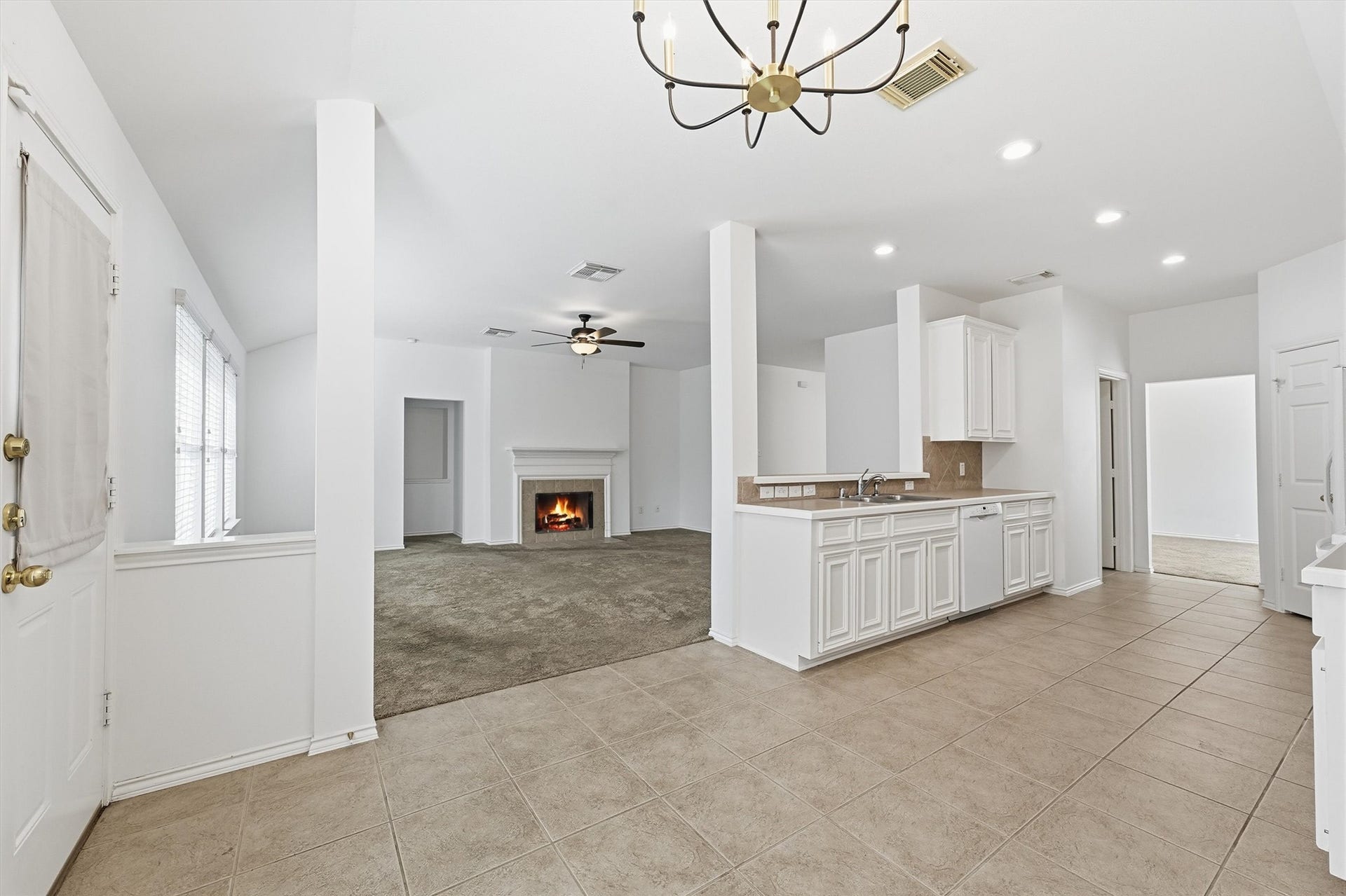 2227 Ridgefield Park Lane, Richmond, TX 77469 Kitchen area open to the family room