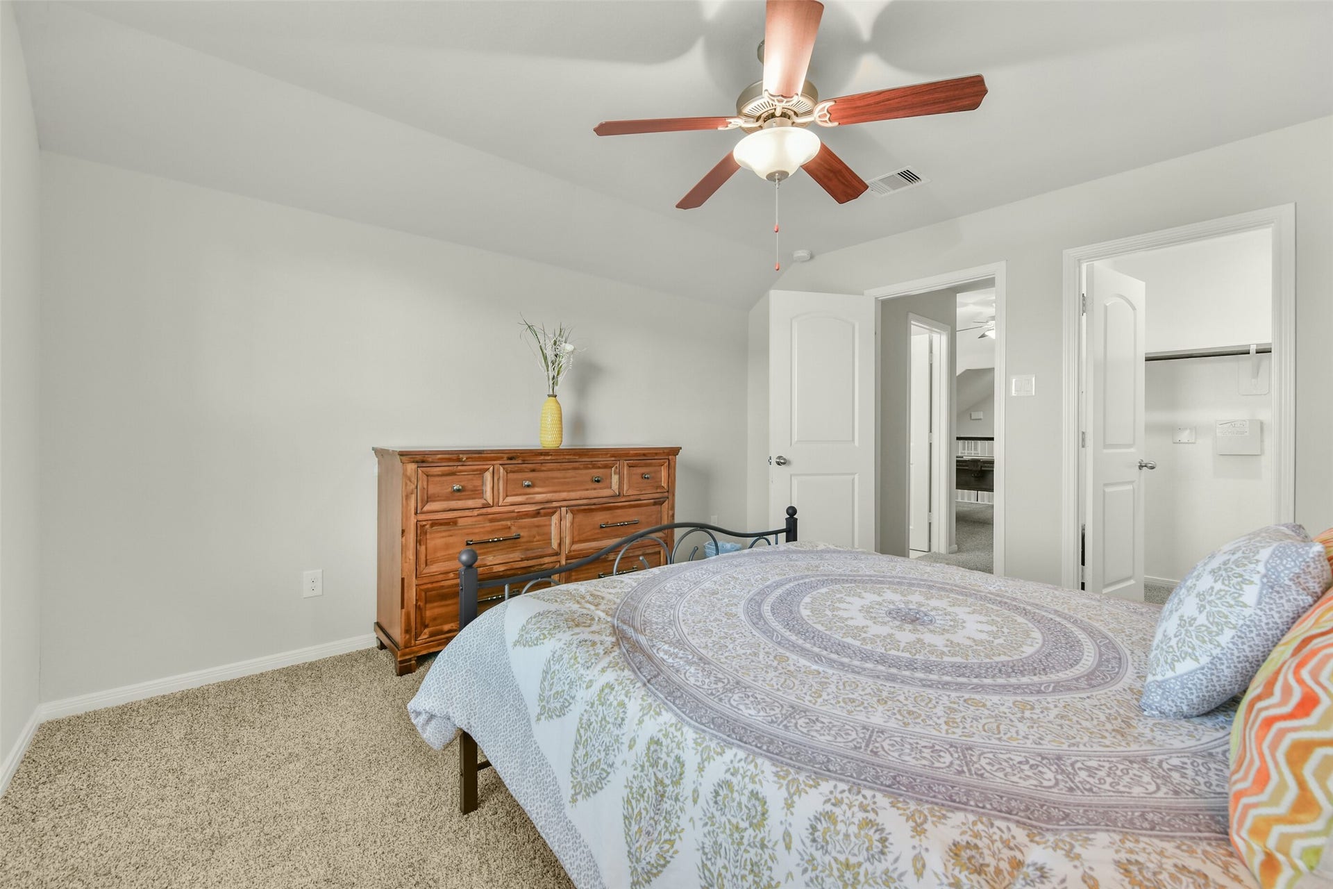 18015 Svensson Slade Lane, Houston, TX 77044 Upstairs bedroom is its own suite with full bath adjacent.