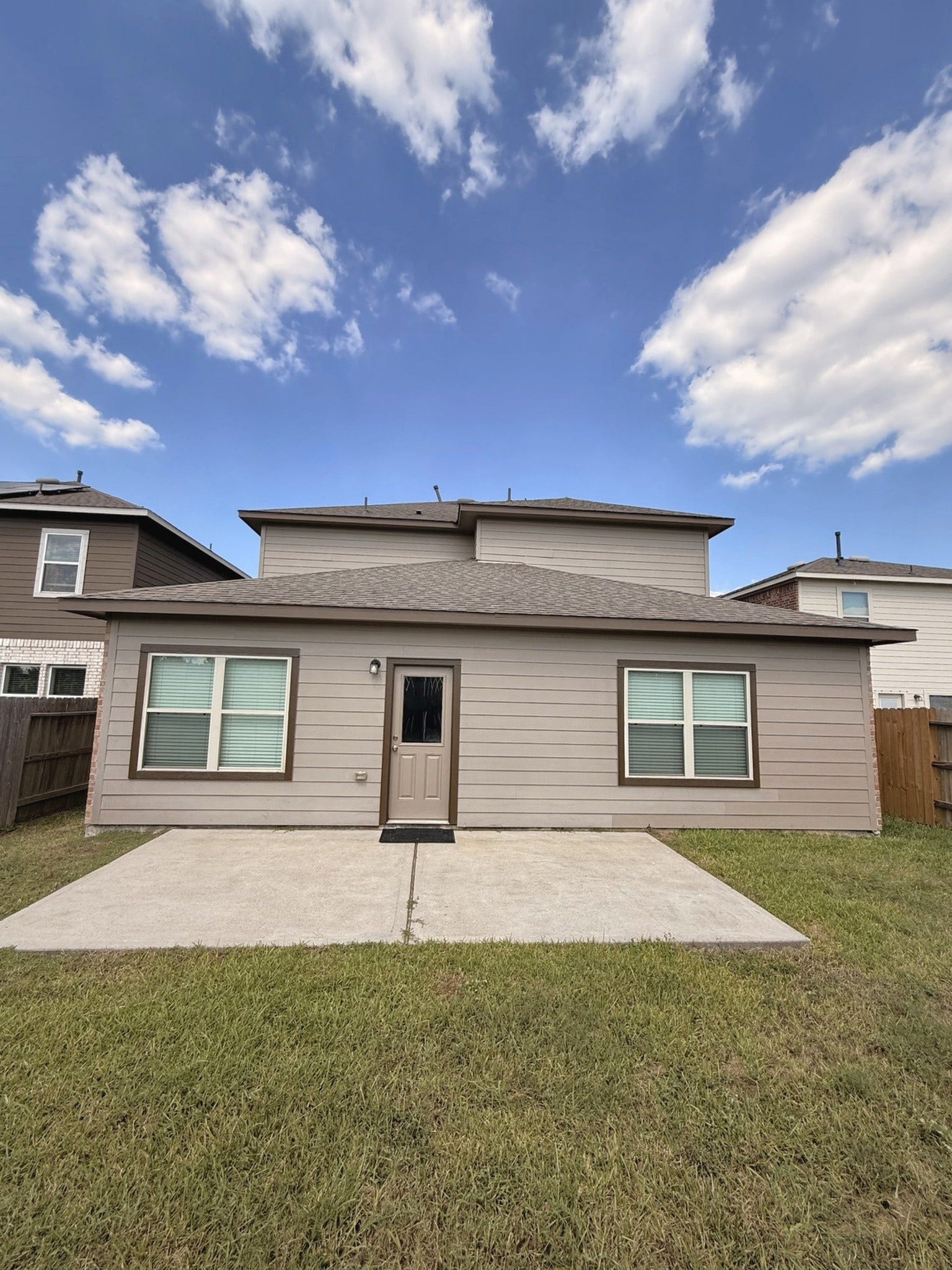 2040 Ezell Drive, Iowa Colony, TX 77583 2040 Ezell Drive, Iowa Colony, TX 77583