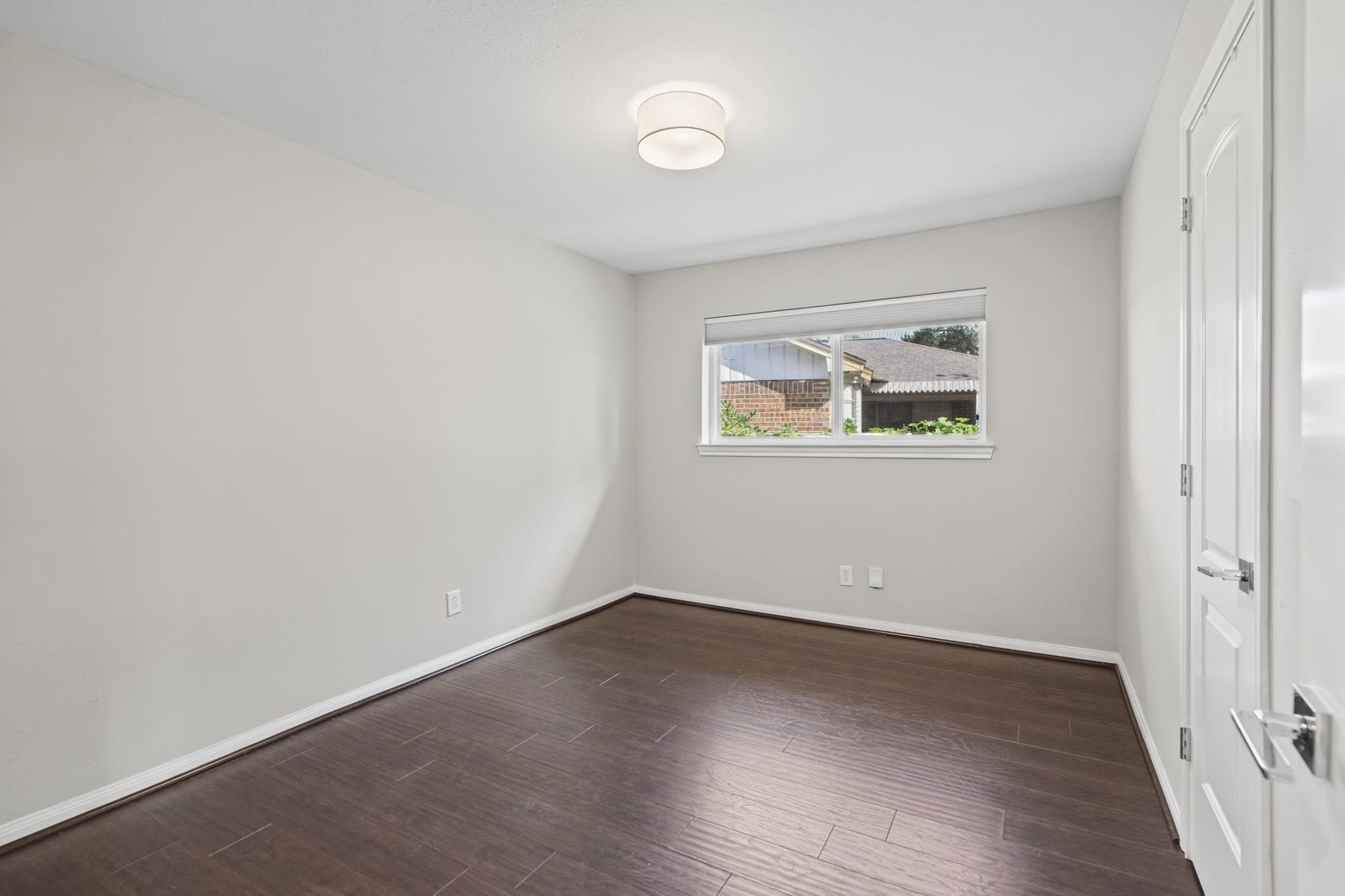 1318 Spillers Lane, Houston, TX 77043 Secondary bedroom