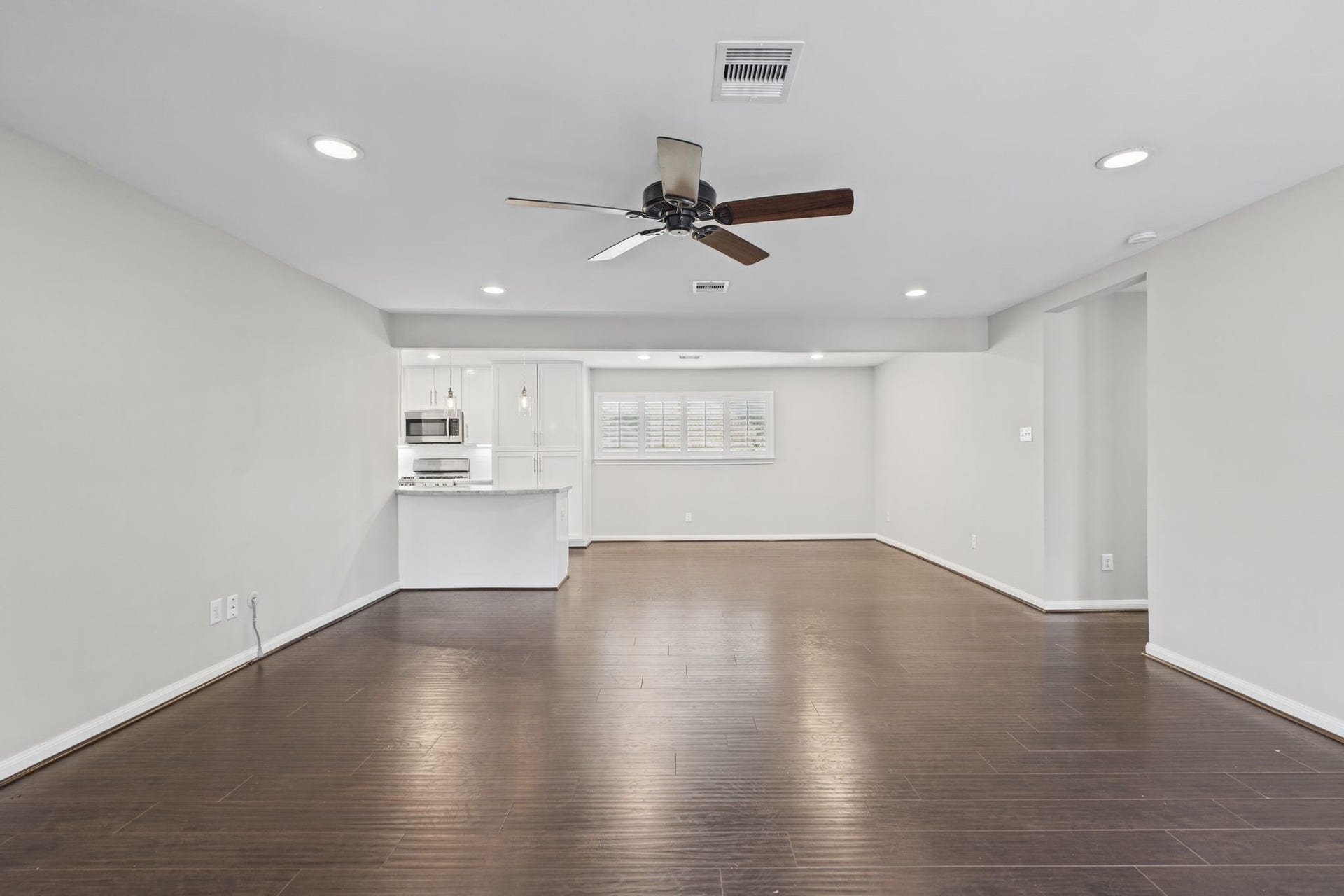 1318 Spillers Lane, Houston, TX 77043 1318 Spillers Lane, Houston, TX 77043