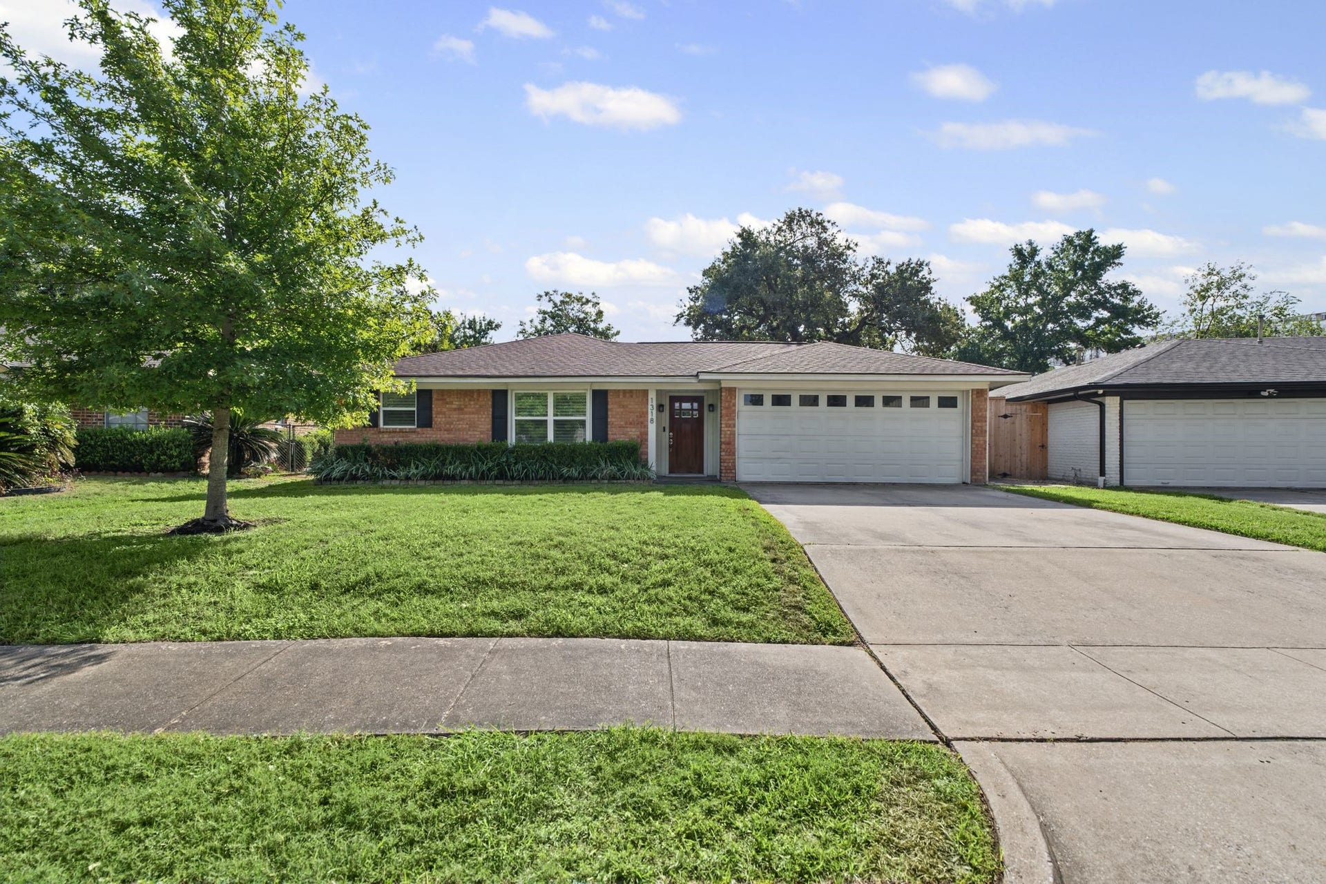 1318 Spillers Lane, Houston, TX 77043 1318 Spillers Lane, Houston, TX 77043