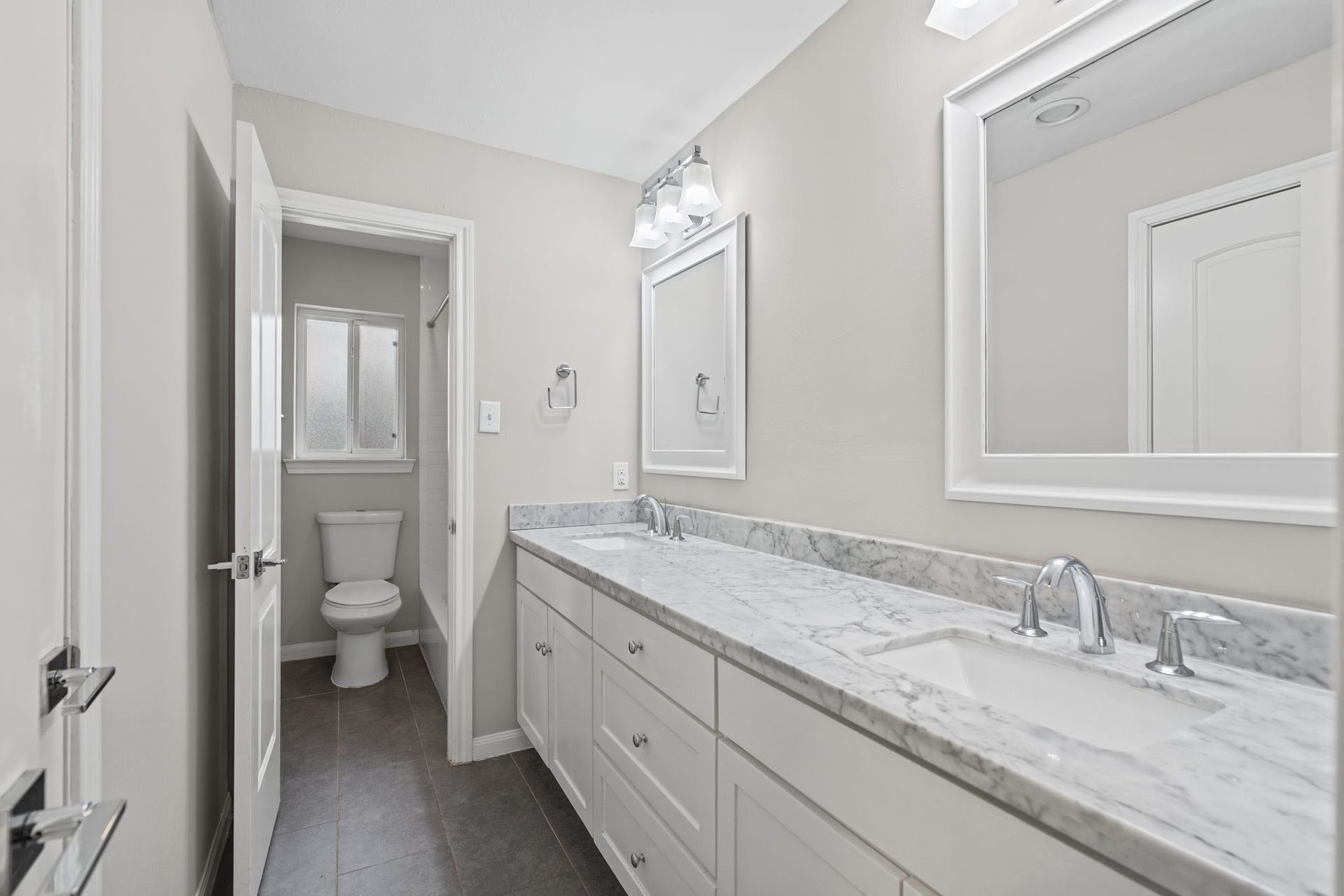 1318 Spillers Lane, Houston, TX 77043 Secondary bathroom