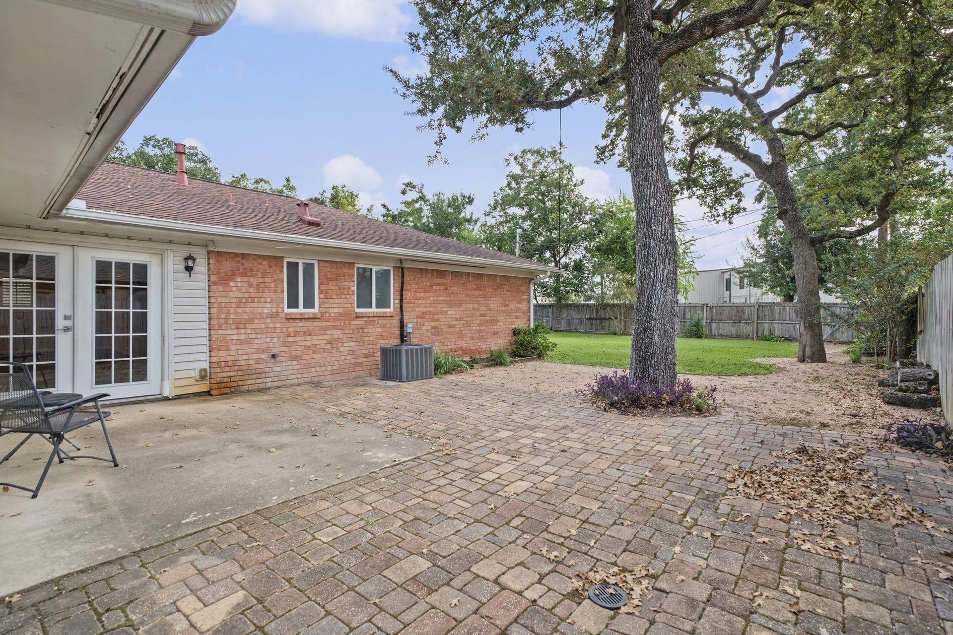 1318 Spillers Lane, Houston, TX 77043 1318 Spillers Lane, Houston, TX 77043
