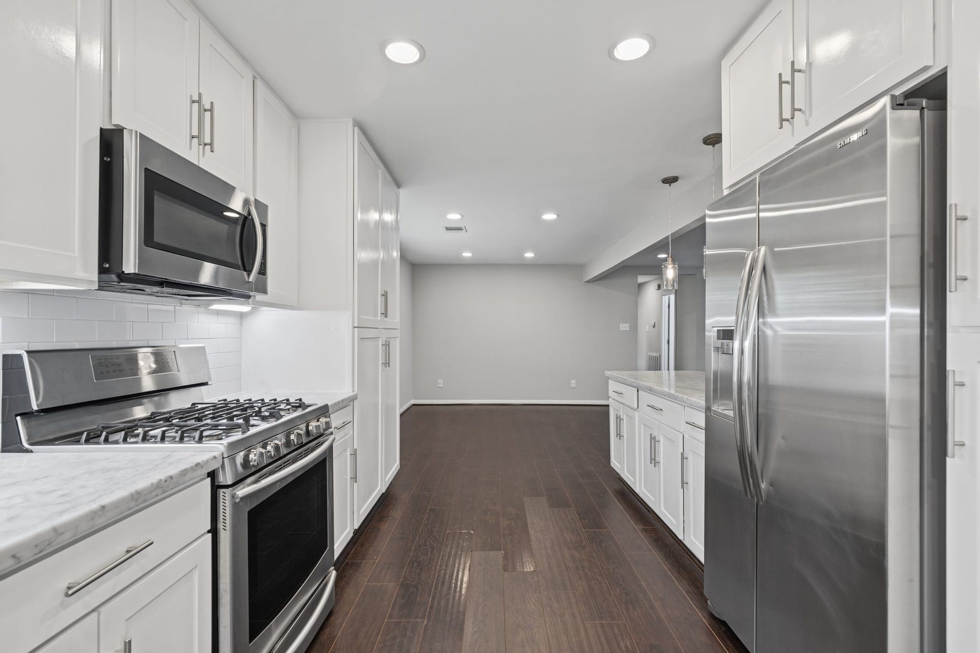 1318 Spillers Lane, Houston, TX 77043 1318 Spillers Lane, Houston, TX 77043