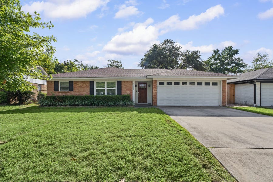 Property photo for 1318 Spillers Lane, Houston, TX