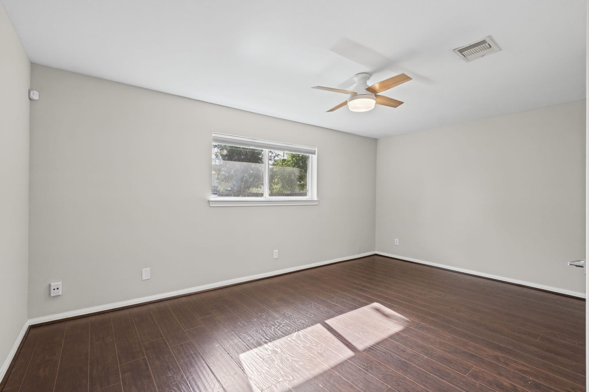 1318 Spillers Lane, Houston, TX 77043 Primary Bedroom