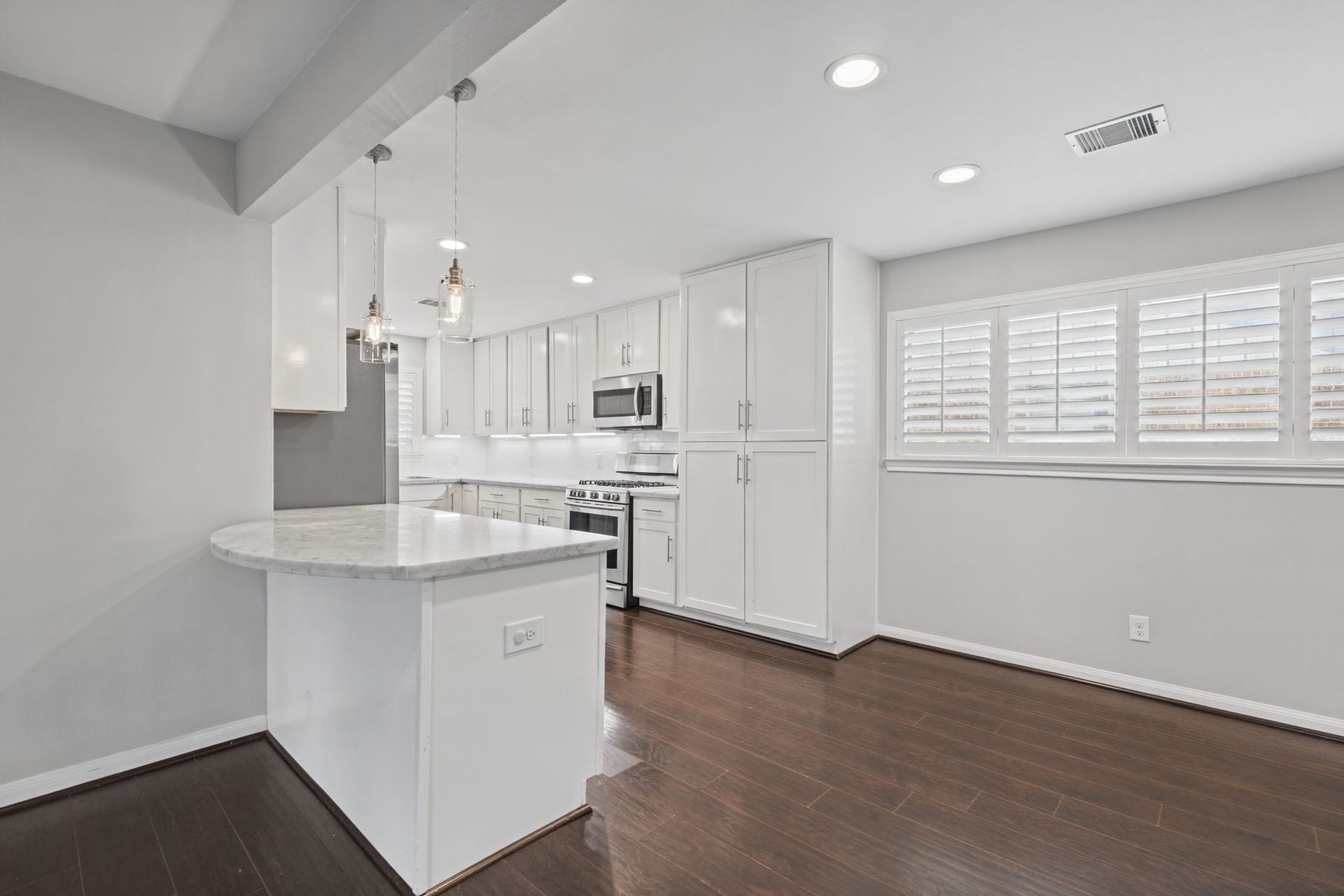 1318 Spillers Lane, Houston, TX 77043 1318 Spillers Lane, Houston, TX 77043