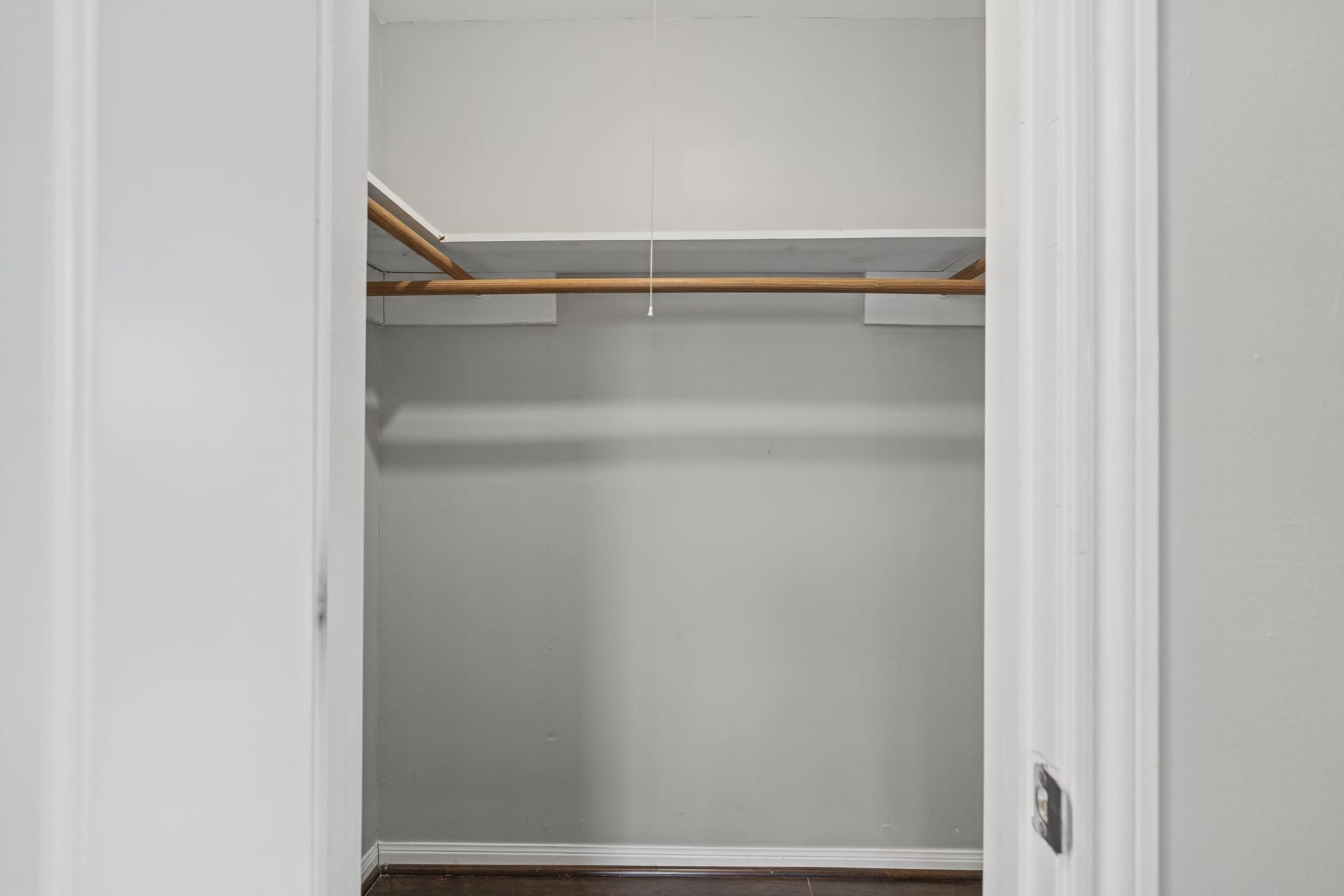 1318 Spillers Lane, Houston, TX 77043 Primary Closet