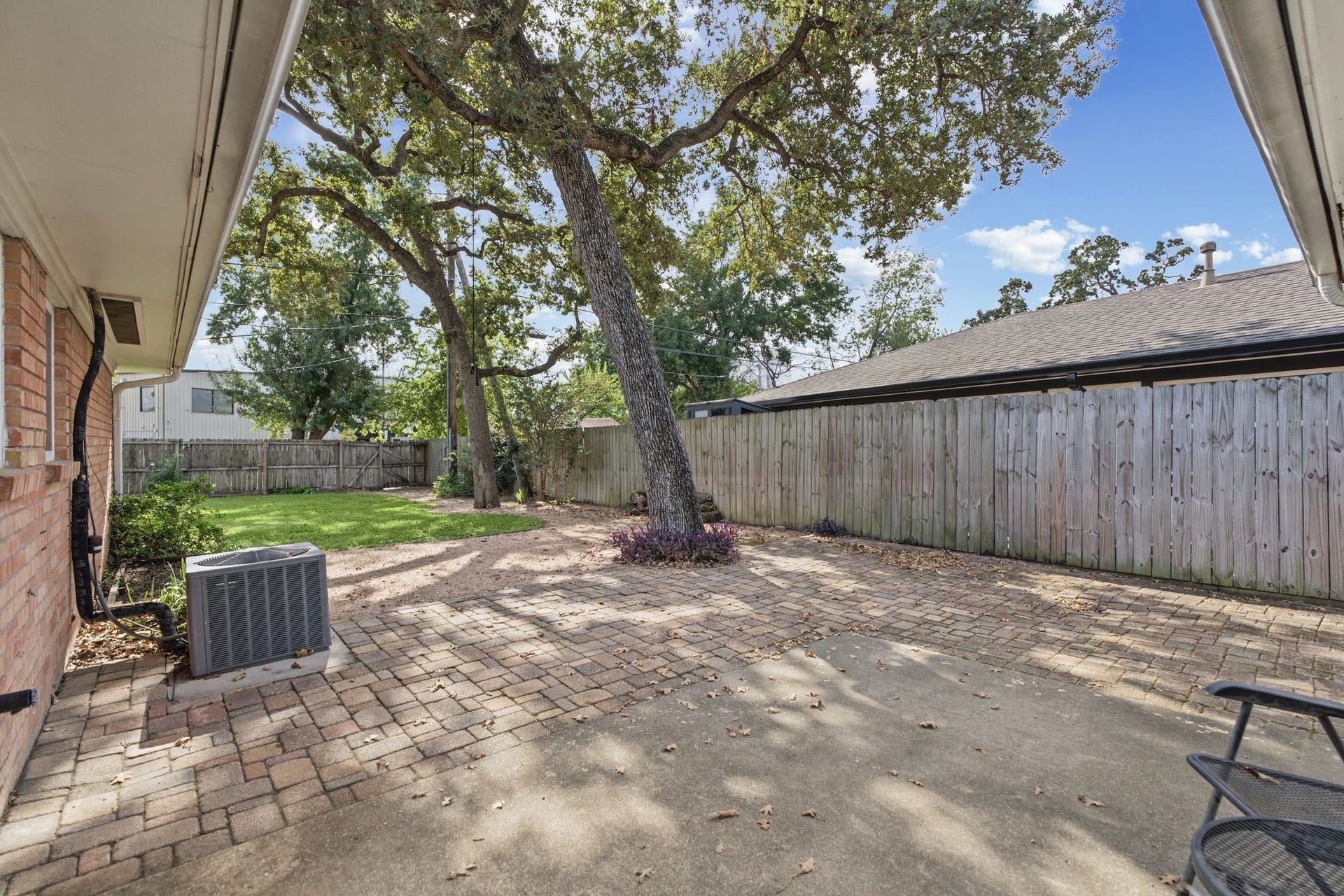 1318 Spillers Lane, Houston, TX 77043 1318 Spillers Lane, Houston, TX 77043