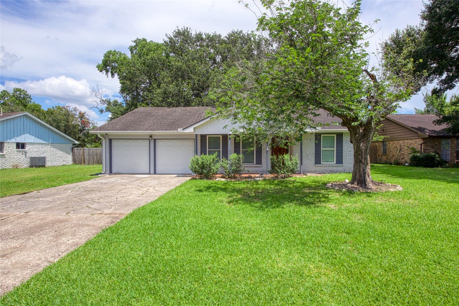 Property photo for 11911 Hillcroft Avenue, Houston, TX