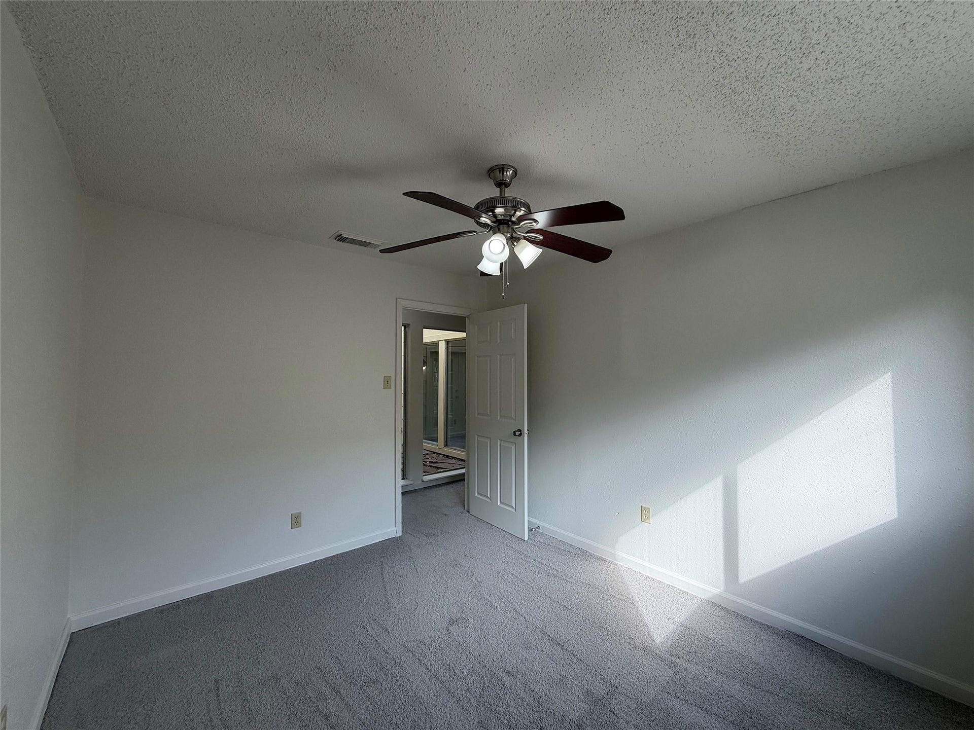 15803 Dunmoor Drive, Houston, TX 77059 15803 Dunmoor Drive, Houston, TX 77059