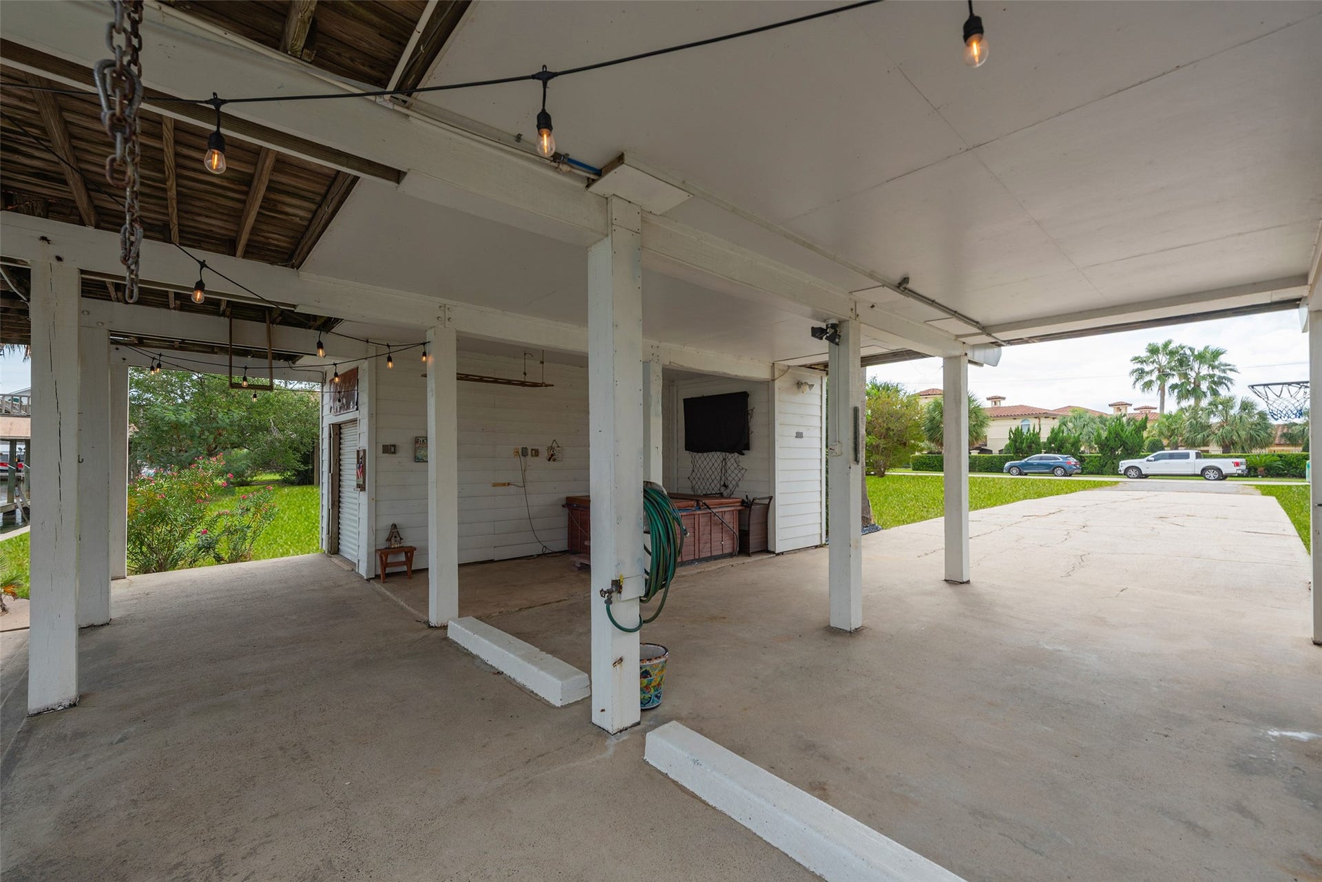1426 Tiki Drive, Tiki Island, TX 77554 1426 Tiki Drive, Tiki Island, TX 77554