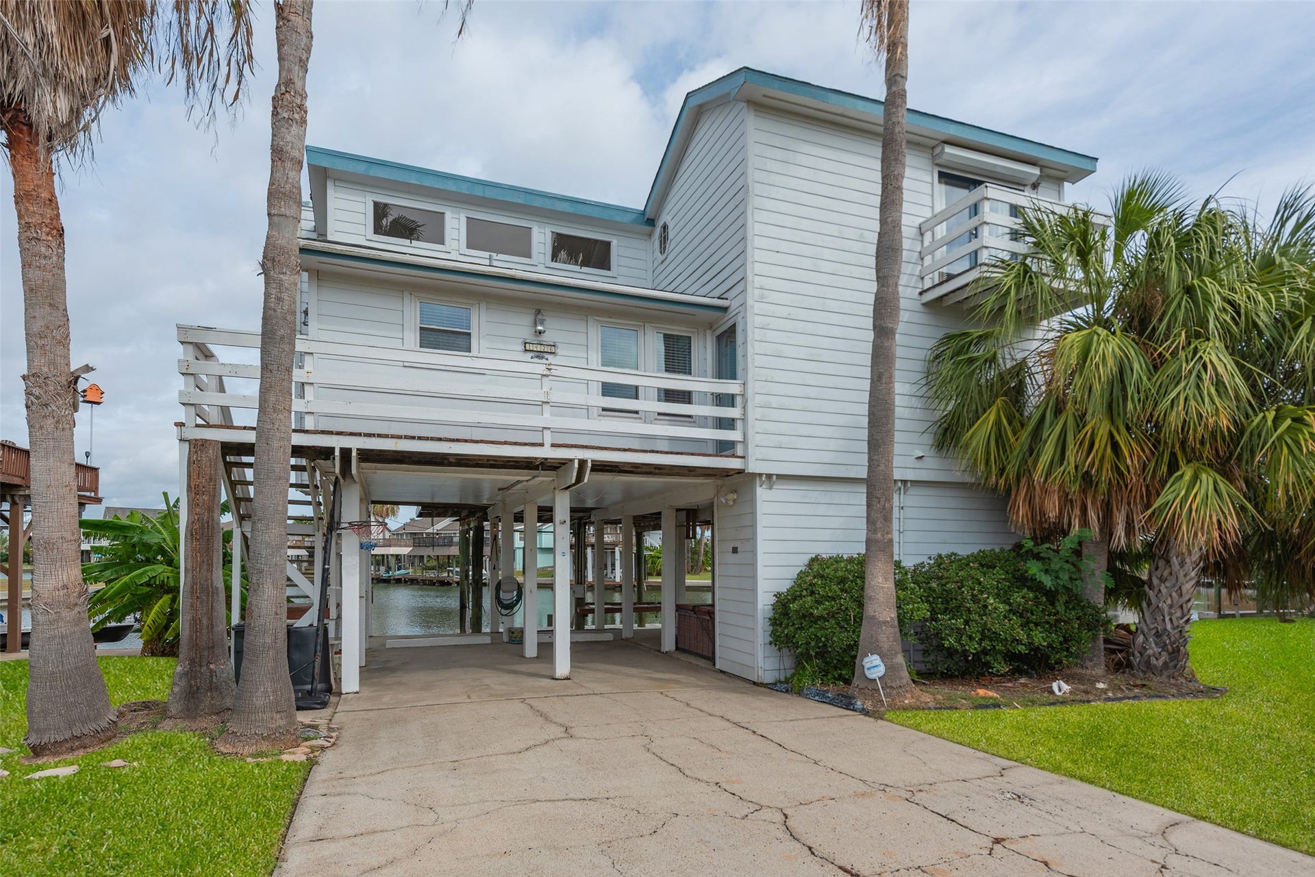 1426 Tiki Drive, Tiki Island, TX 77554 1426 Tiki Drive, Tiki Island, TX 77554