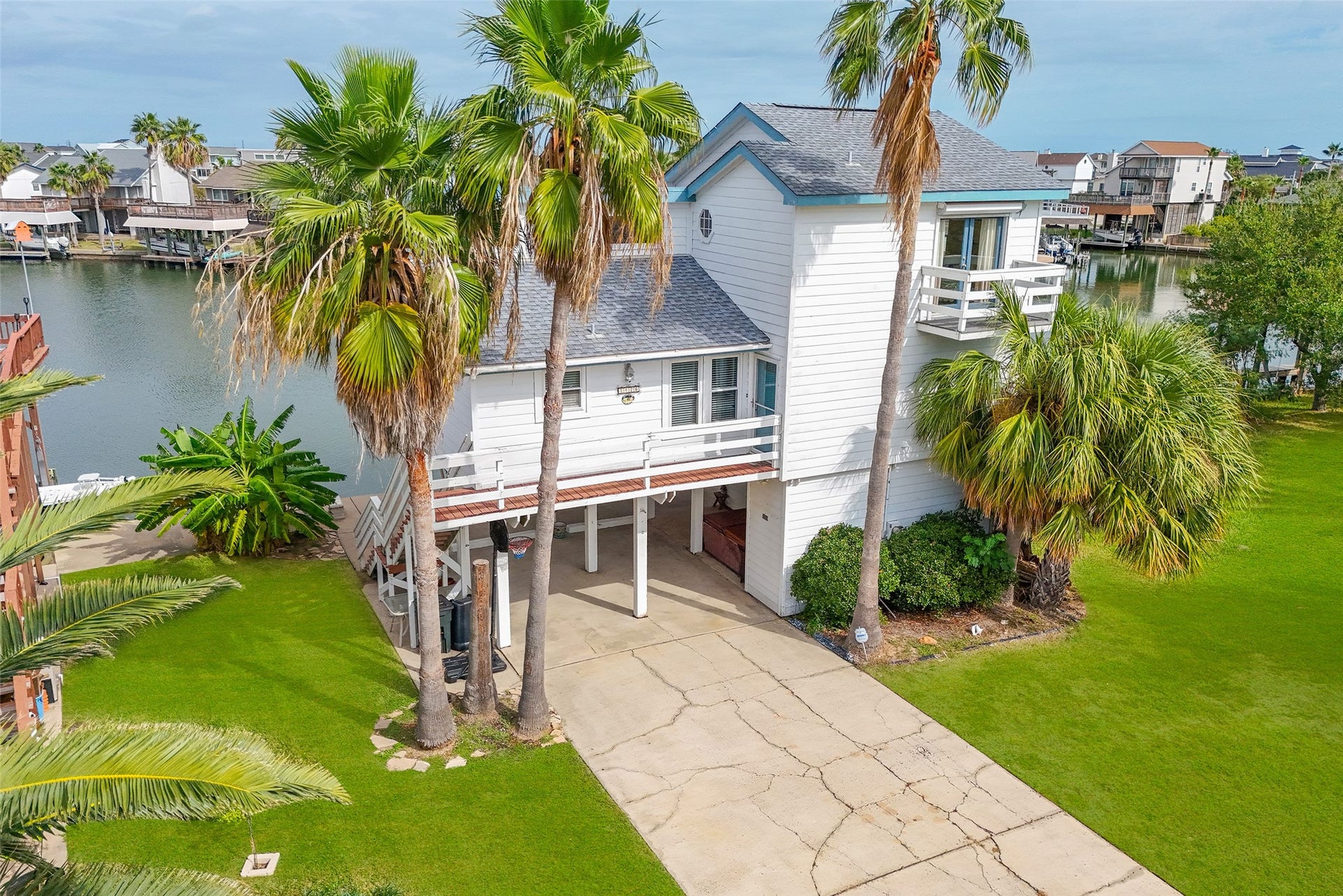 1426 Tiki Drive, Tiki Island, TX 77554 1426 Tiki Drive, Tiki Island, TX 77554