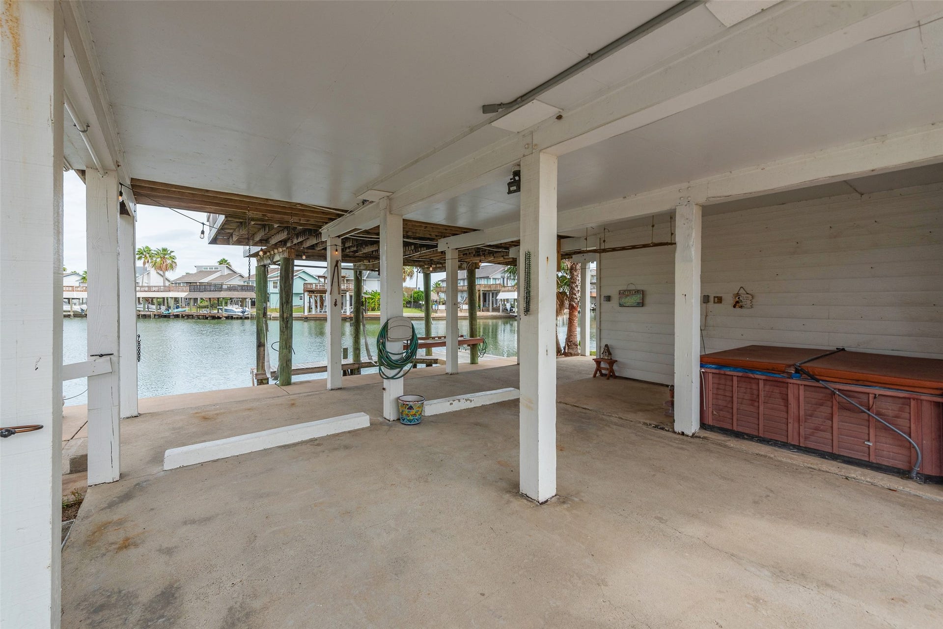 1426 Tiki Drive, Tiki Island, TX 77554 1426 Tiki Drive, Tiki Island, TX 77554