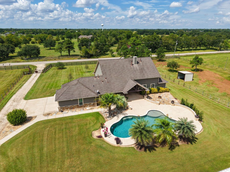 Property photo for 3755 County Road 160, Alvin, TX