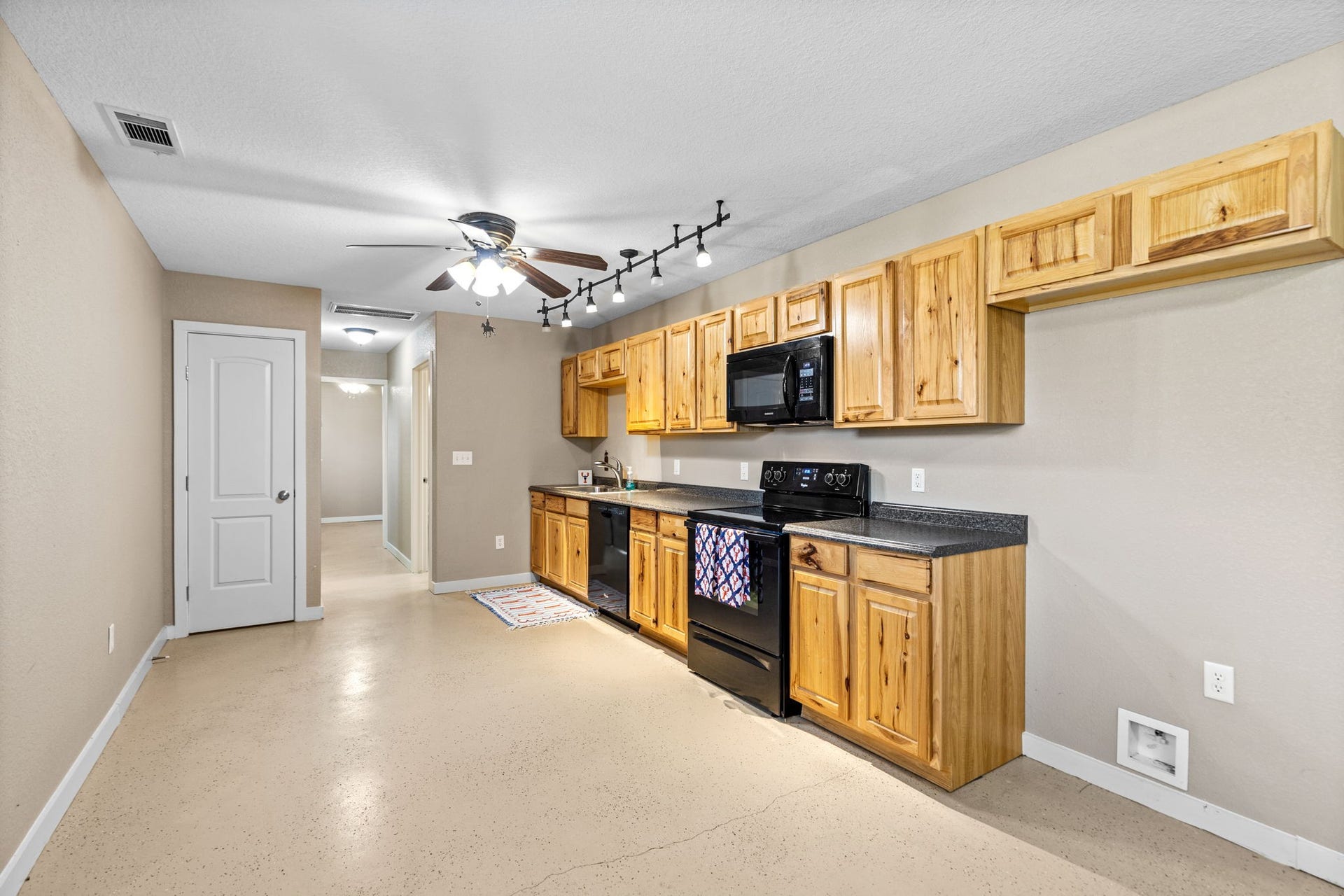 1 bedroom- 700 sq.ft. apartment inside shop.