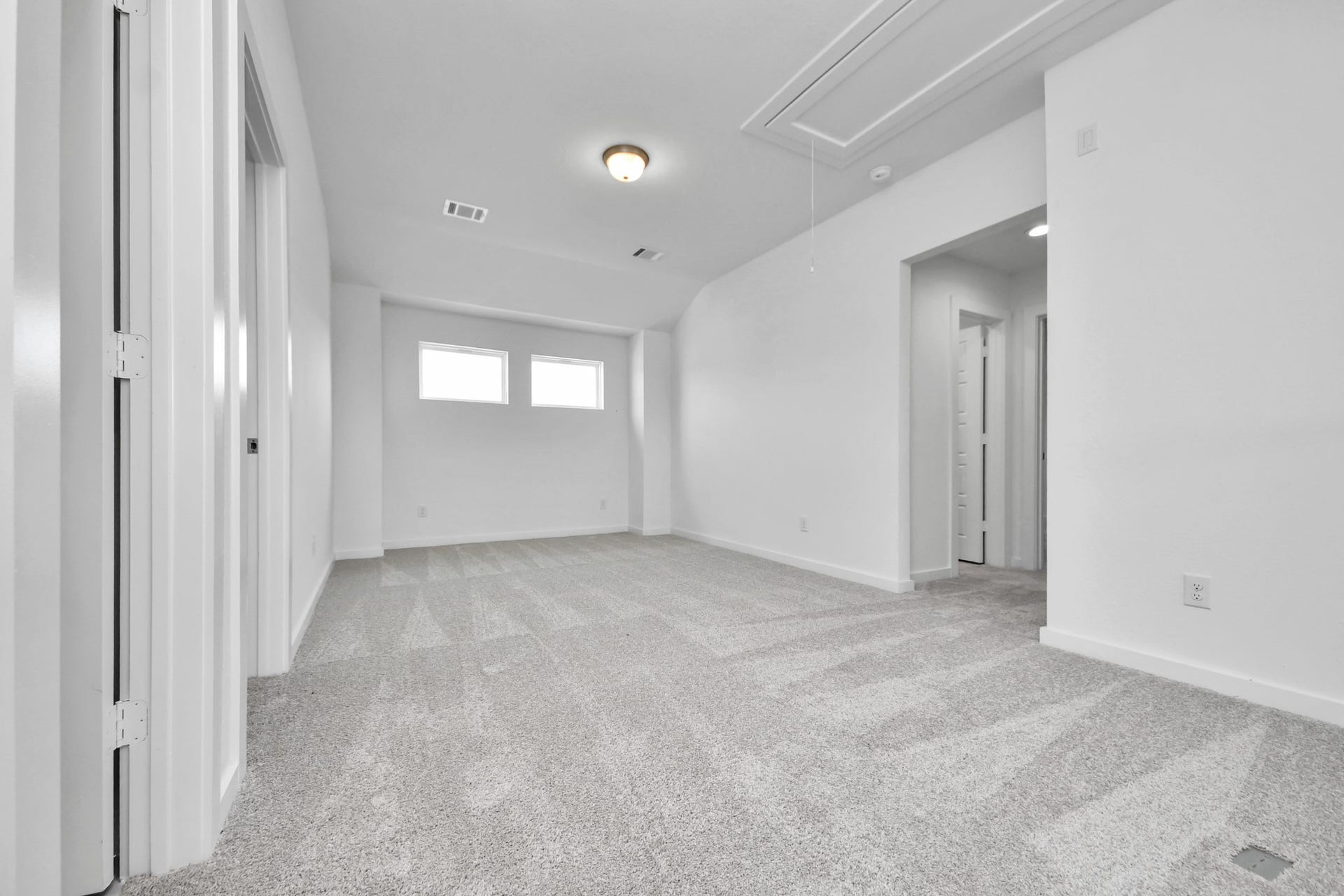 3064 Spoolwood Trail, Magnolia, TX 77355 Ascend to relaxation in this fantastic game room! Ideal for both casual gatherings and adult gaming, it boasts plush carpet, lofty ceilings, custom paint, and ample windows for abundant natural light