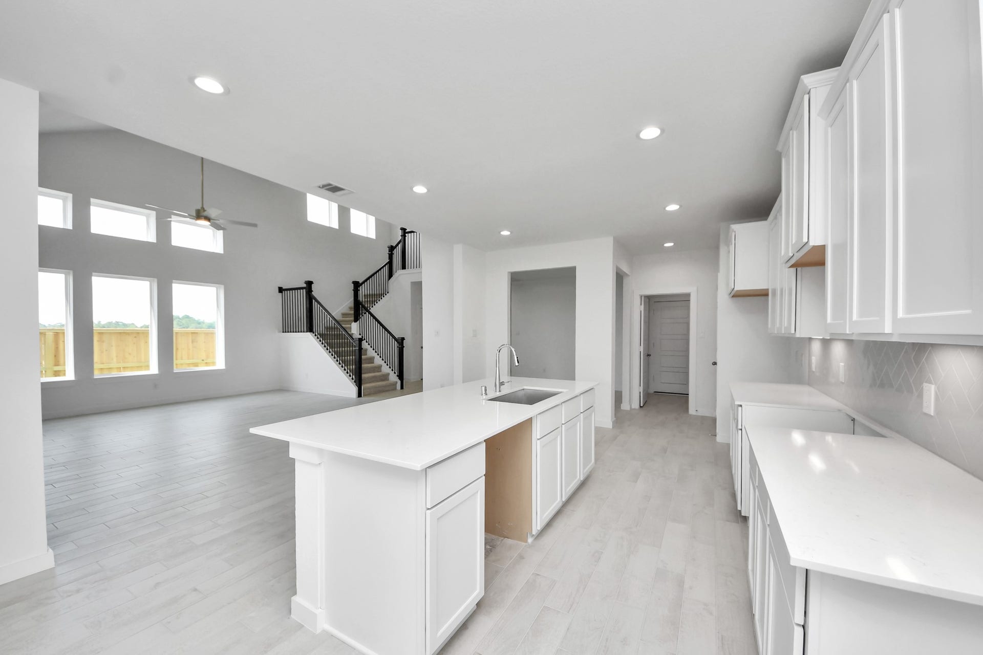3064 Spoolwood Trail, Magnolia, TX 77355 This generously spacious kitchen is a dream realized!
