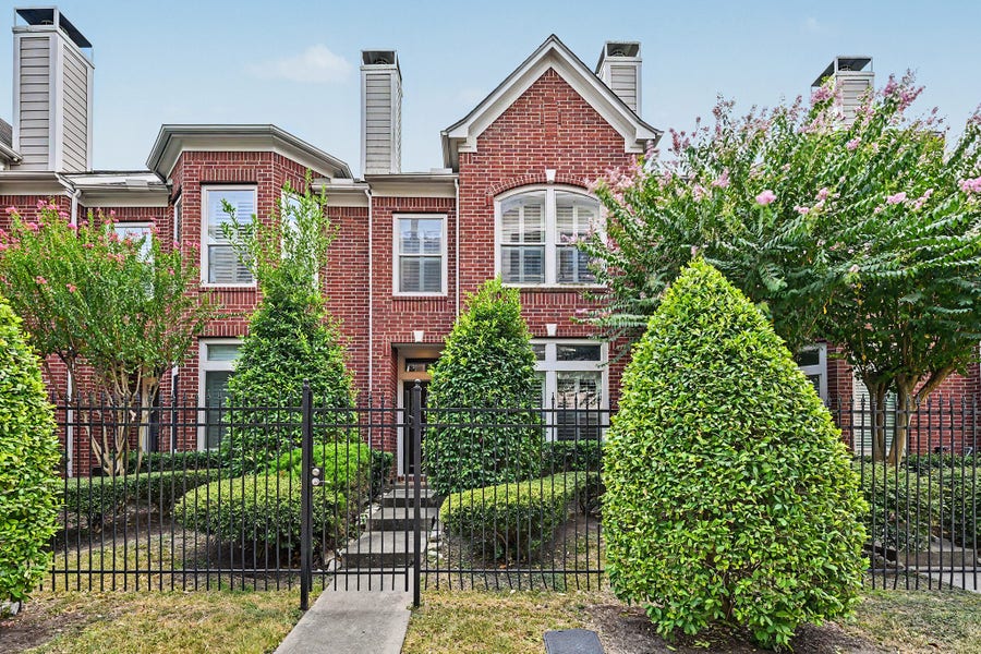 Property photo for 2905 W Dallas Street, Houston, TX