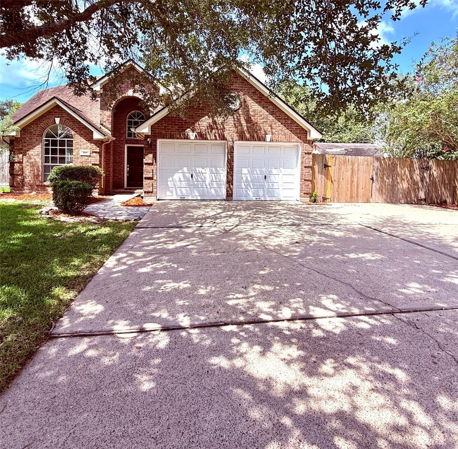 Property photo for 805 N Belle Drive, Angleton, TX