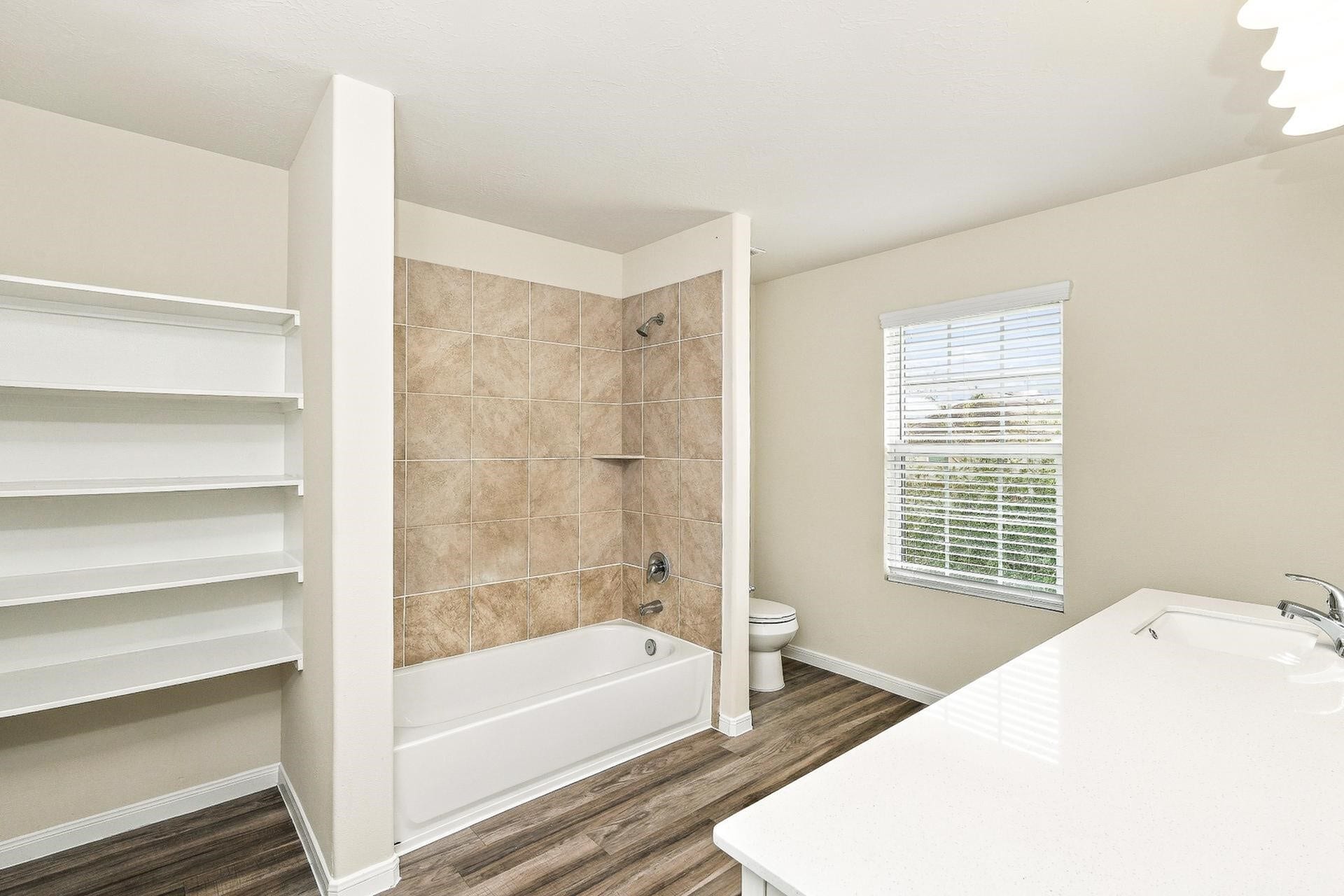 10015 Piave Drive, Houston, TX 77044 Photos may be representative of the floor plan and not the exact home. Finishes, layout, and features of the actual property for lease may vary.
