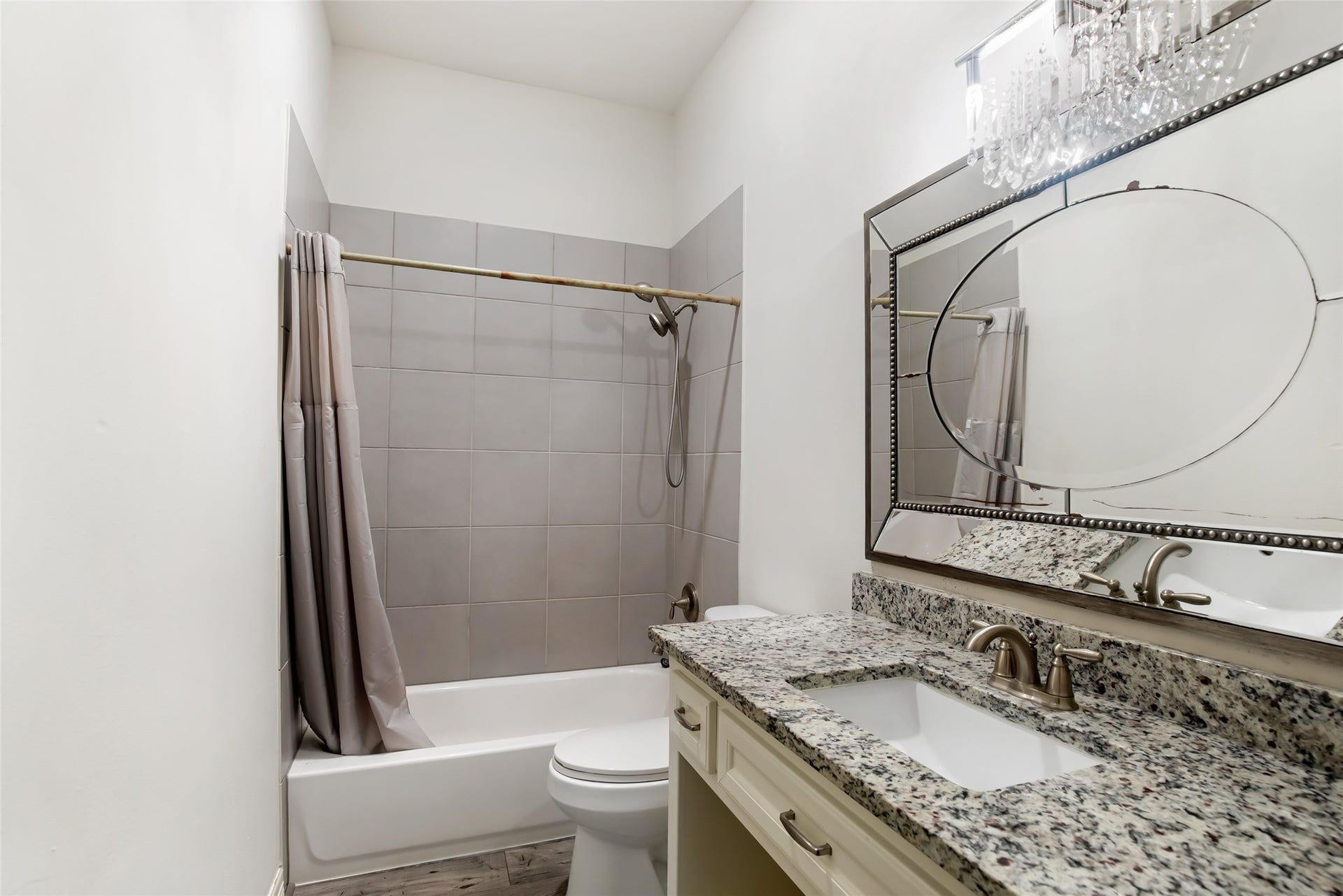 538 Magnolia Point Drive, Huffman, TX 77336 Bathroom 2
