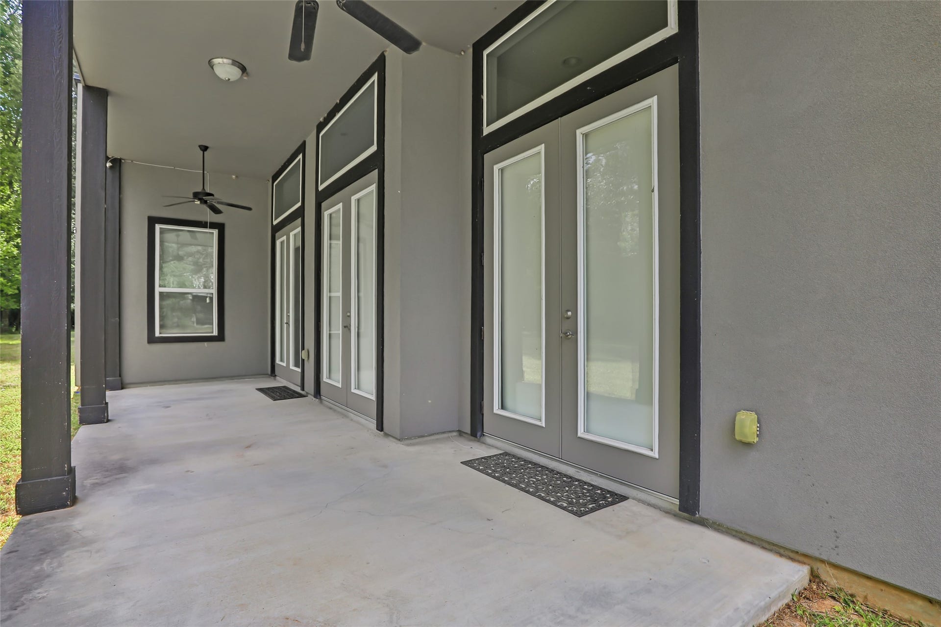 538 Magnolia Point Drive, Huffman, TX 77336 Covered back patio