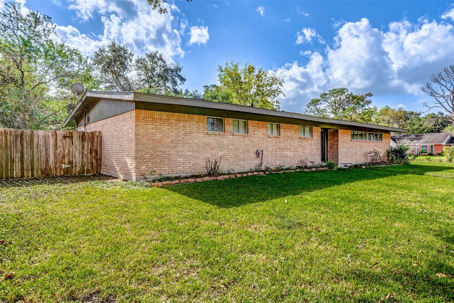 Property photo for 5519 Burlinghall Drive, Houston, TX