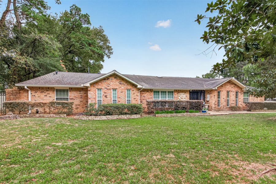 Property photo for 1503 Memorial Drive, Conroe, TX