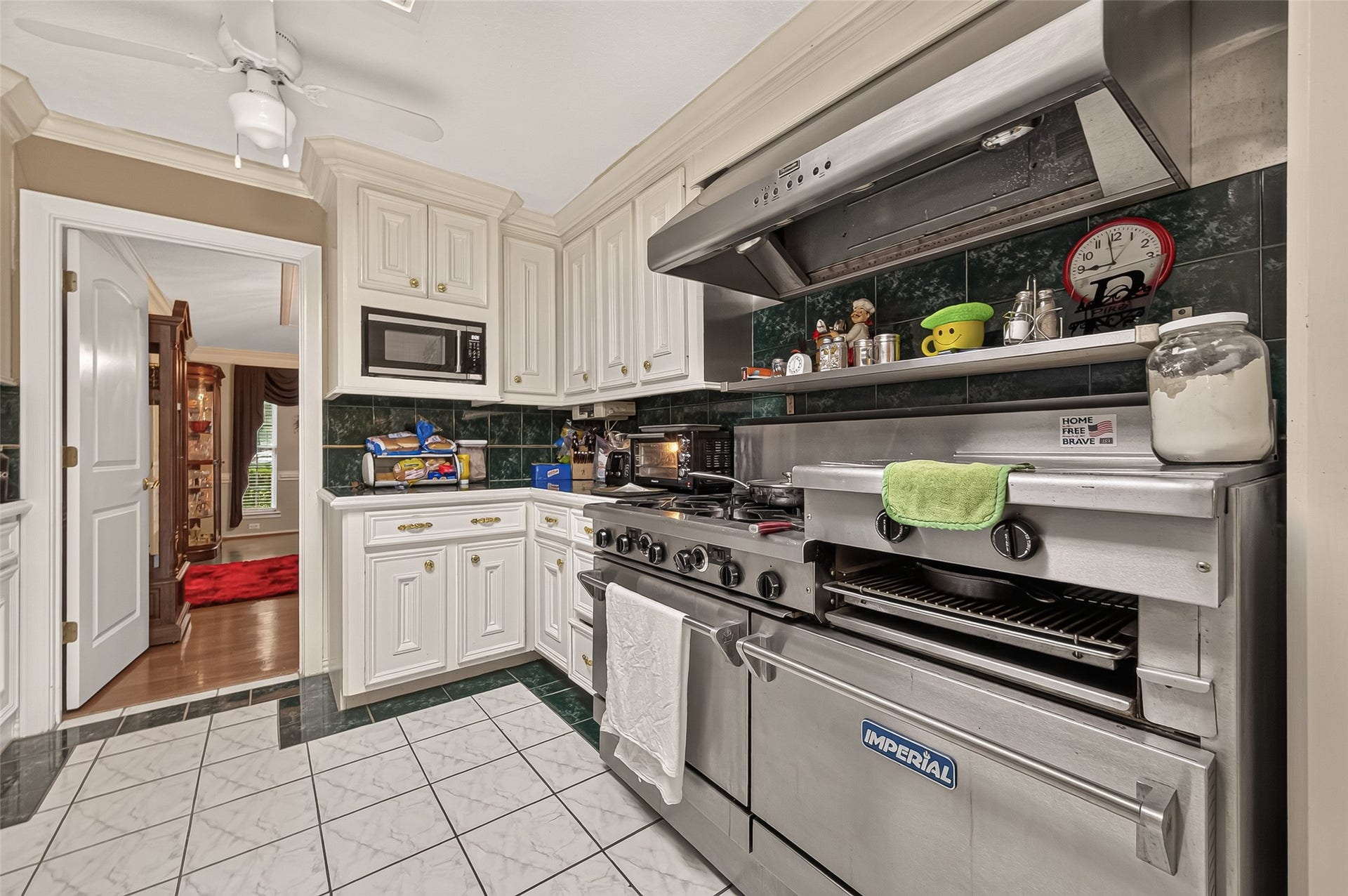 COMMERCIAL STOVE AND OVEN