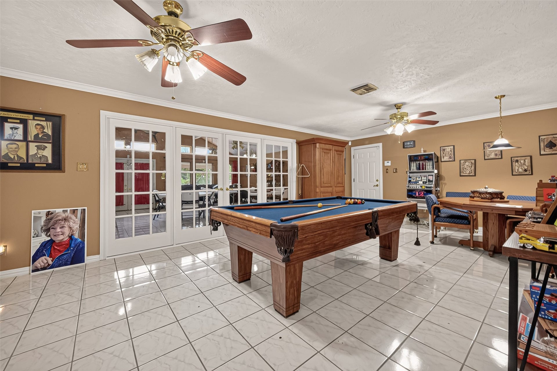 GAMEROOM