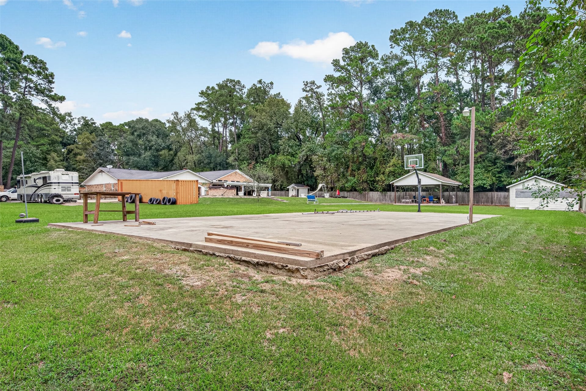 BASKETBALL COURT