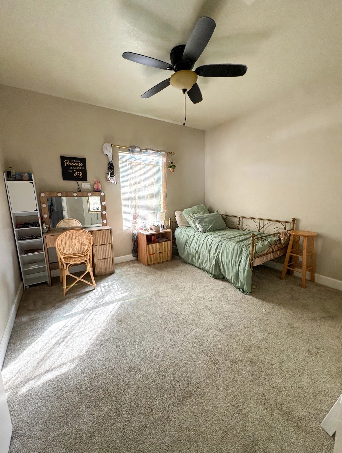 11821 Longwood Garden Way Way, Houston, TX 77047 Bedroom that's for lease.