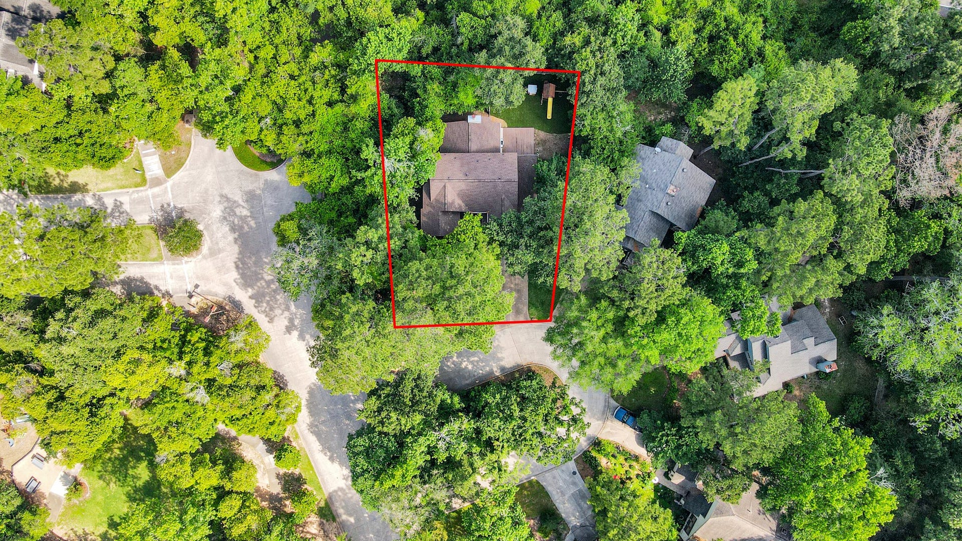 3 Hidden Deer Corner Court, The Woodlands, TX 77381 Surrounded by mature trees, this home delivers the private Woodlands lifestyle