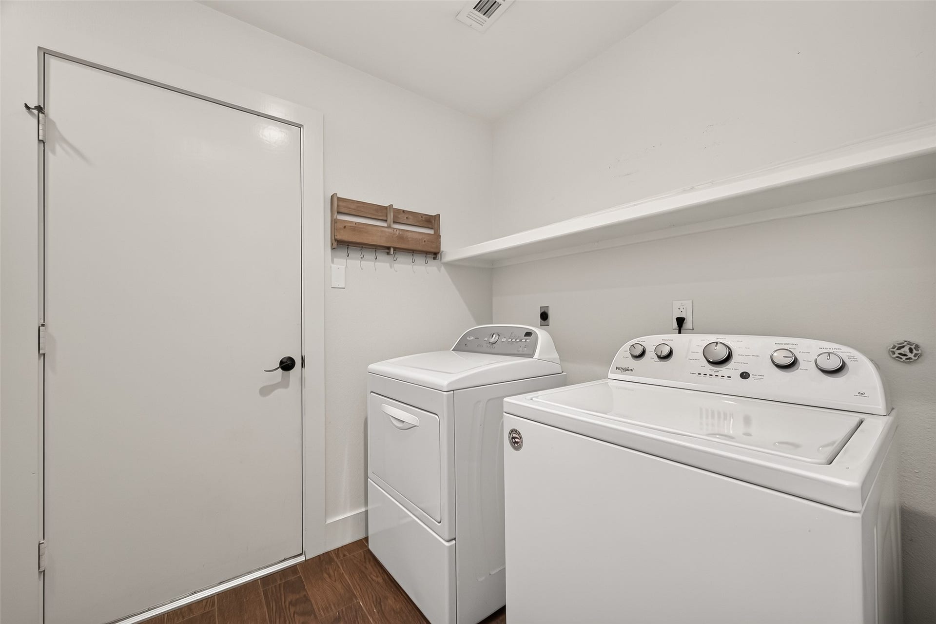 3 Hidden Deer Corner Court, The Woodlands, TX 77381 Laundry Downstairs