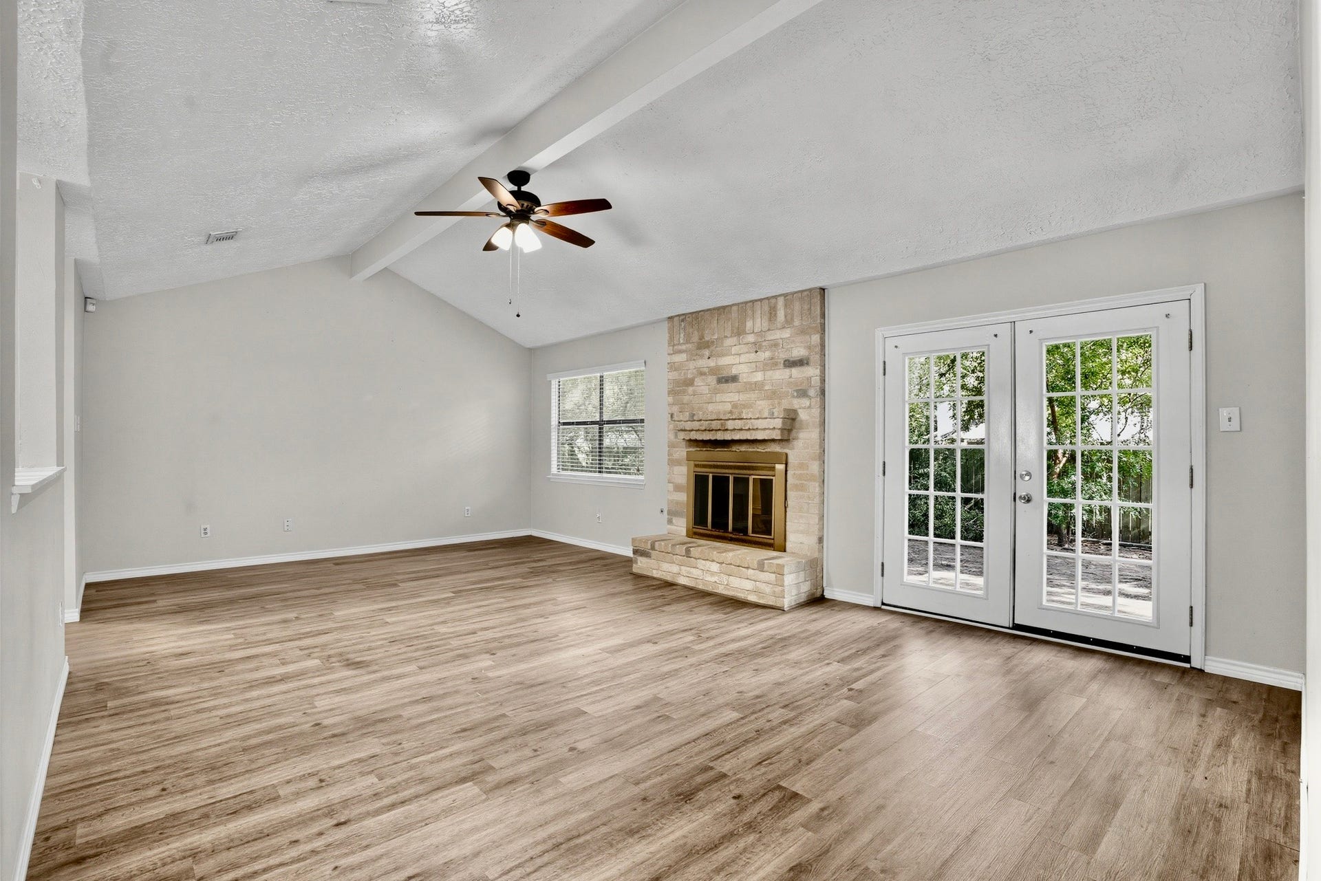 141 W Woodstock Circle Drive, The Woodlands, TX 77381 141 W Woodstock Circle Drive, The Woodlands, TX 77381