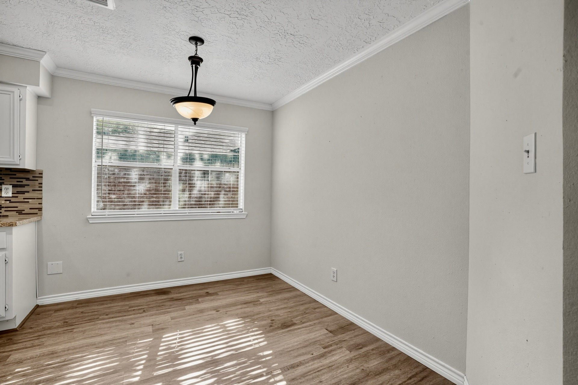 141 W Woodstock Circle Drive, The Woodlands, TX 77381 141 W Woodstock Circle Drive, The Woodlands, TX 77381