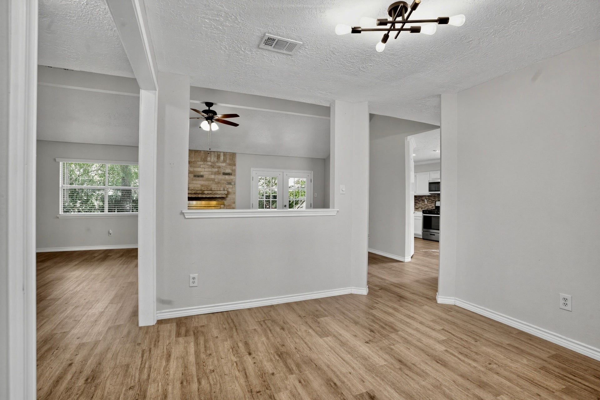 141 W Woodstock Circle Drive, The Woodlands, TX 77381 141 W Woodstock Circle Drive, The Woodlands, TX 77381