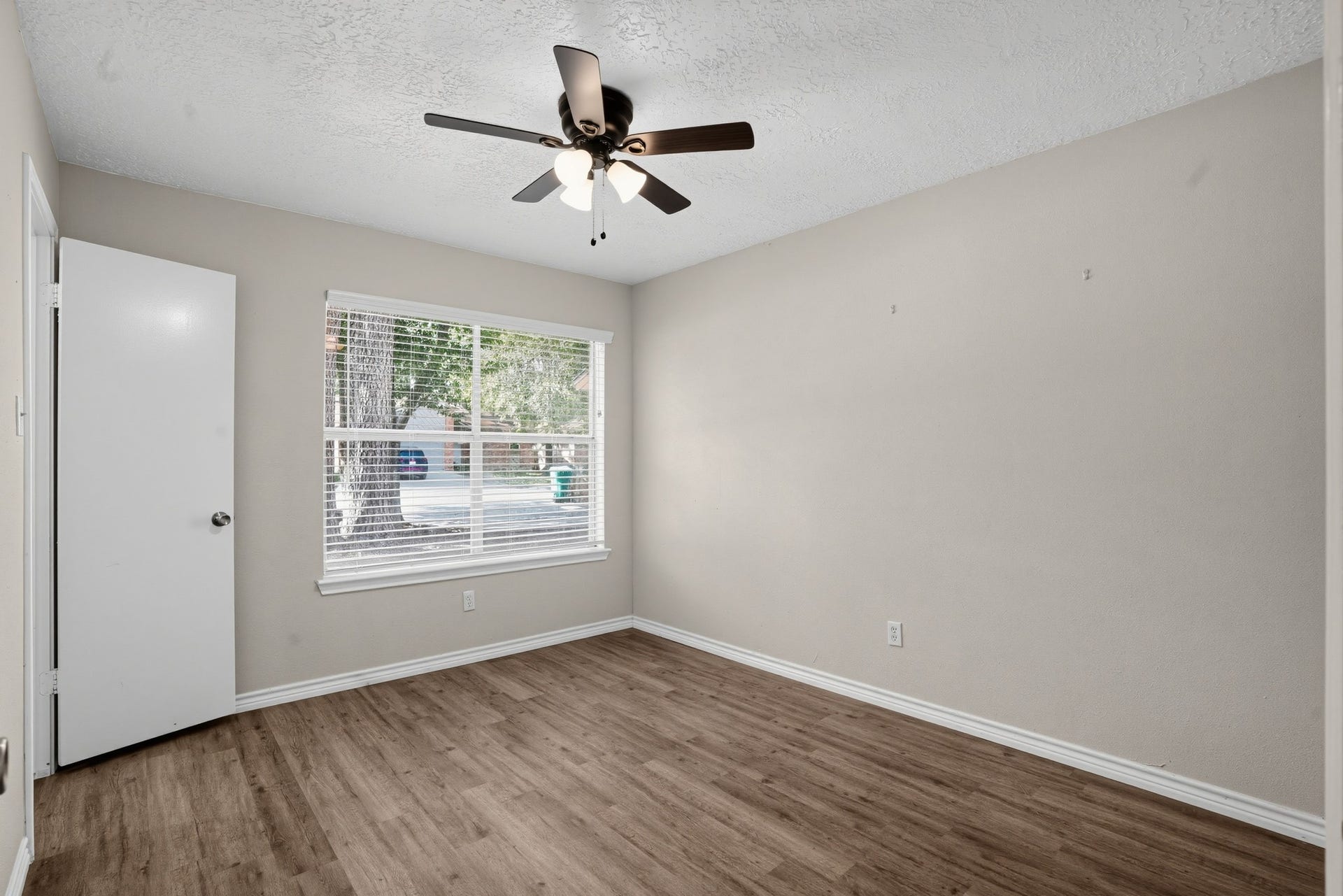 141 W Woodstock Circle Drive, The Woodlands, TX 77381 141 W Woodstock Circle Drive, The Woodlands, TX 77381