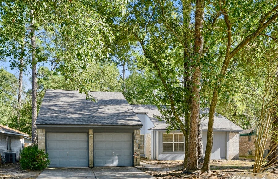 Property photo for 141 W Woodstock Circle Drive, The Woodlands, TX