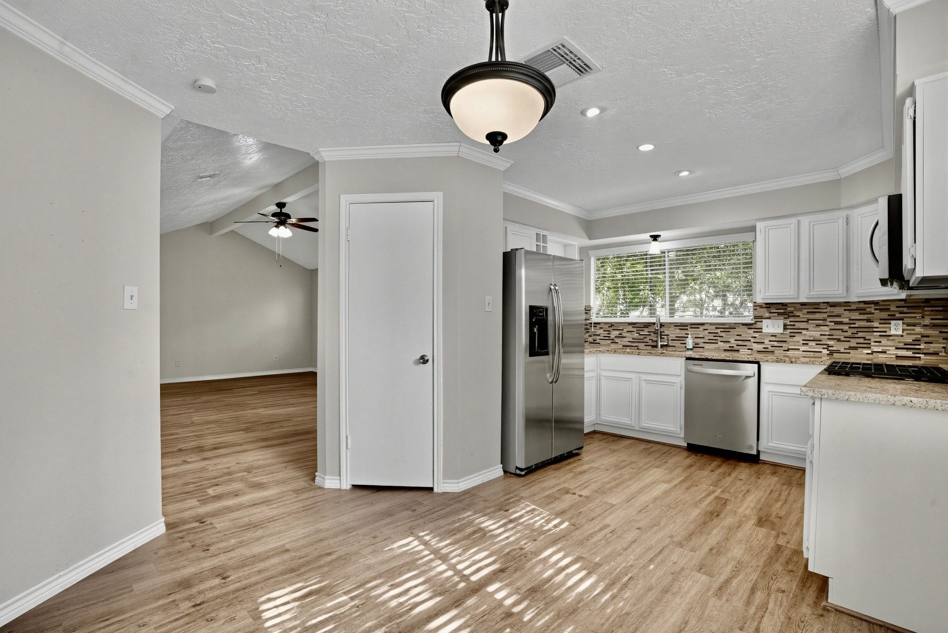 141 W Woodstock Circle Drive, The Woodlands, TX 77381 141 W Woodstock Circle Drive, The Woodlands, TX 77381