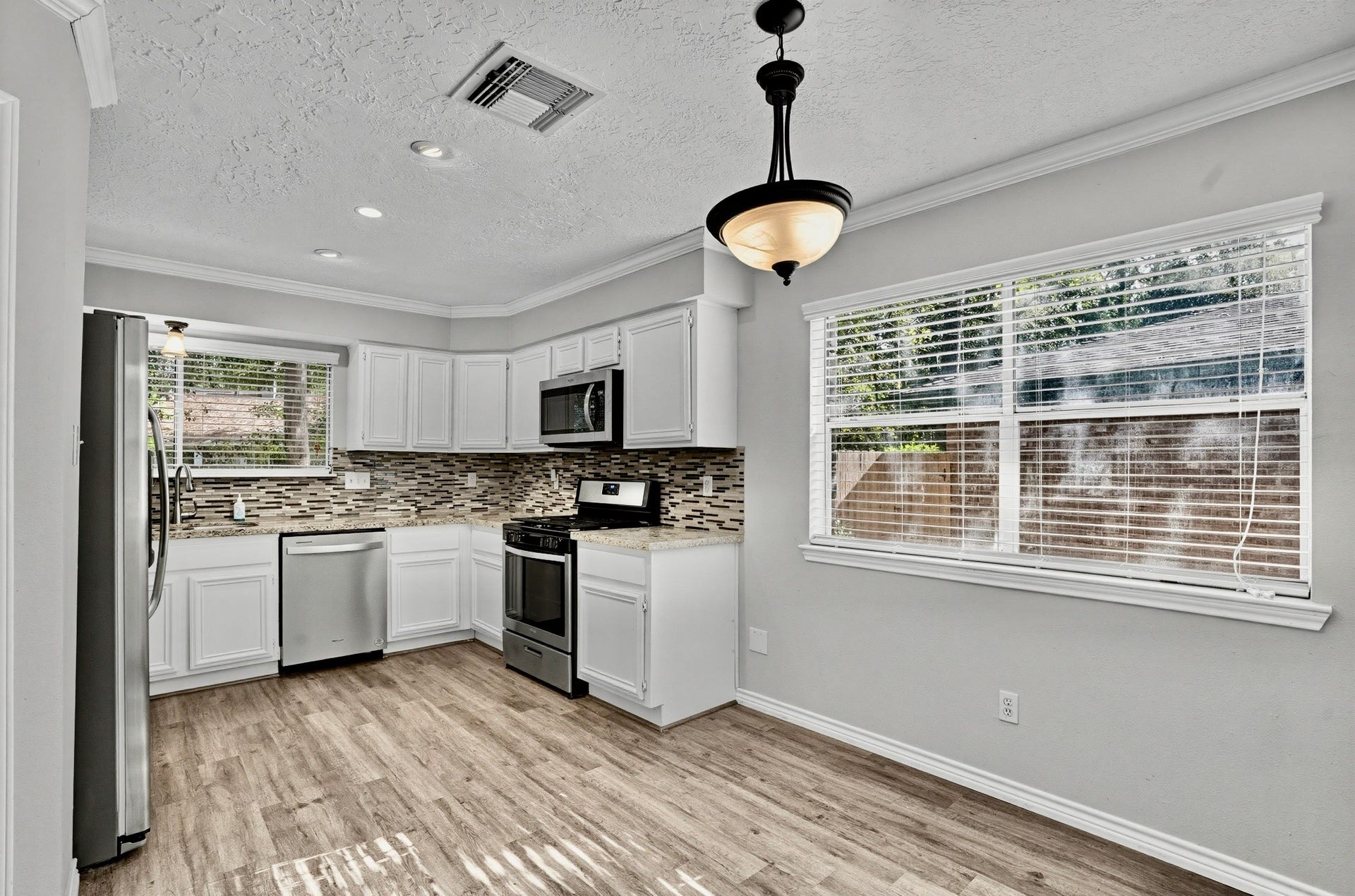141 W Woodstock Circle Drive, The Woodlands, TX 77381 141 W Woodstock Circle Drive, The Woodlands, TX 77381