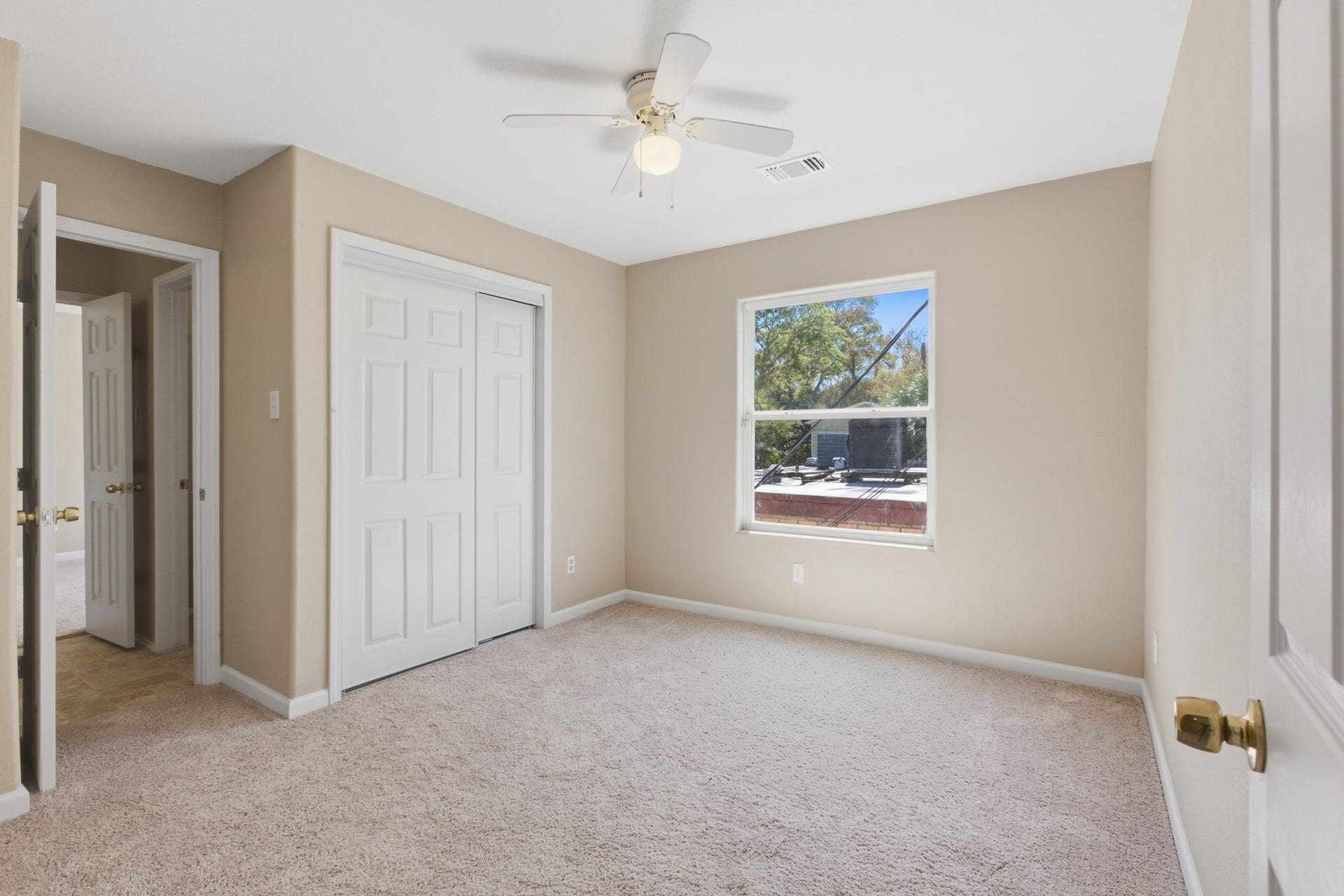 313 Grand Avenue, Bacliff, TX 77518 Bedroom 3 upstairs