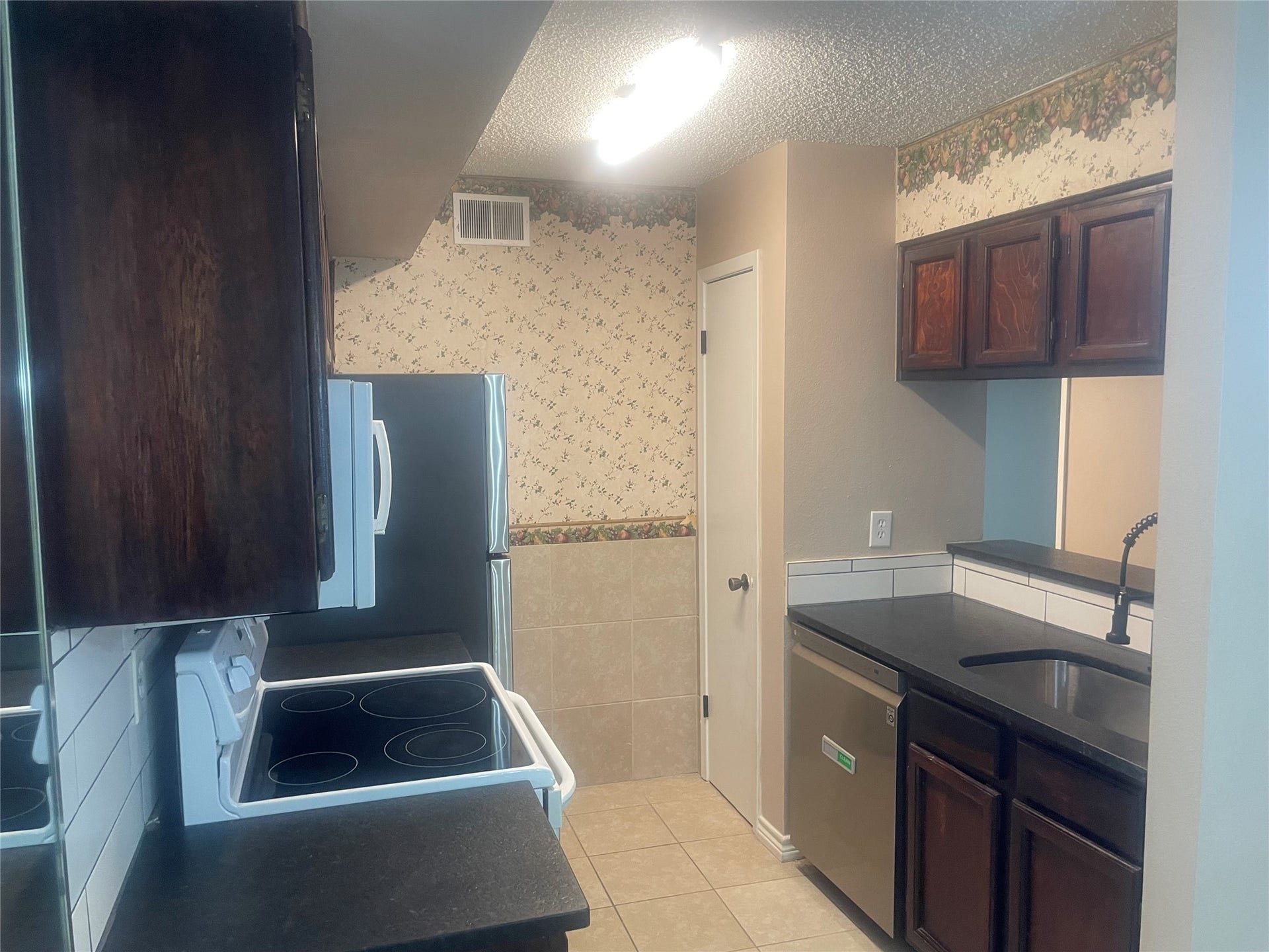 17331 Red Oak Drive, #48, Houston, TX 77090 17331 Red Oak Drive, #48, Houston, TX 77090