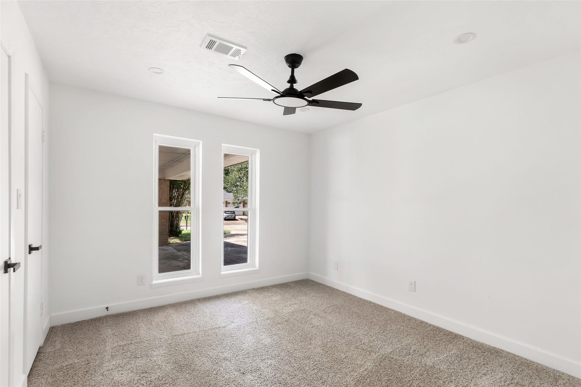 4308 Pine Shadows Street, Dickinson, TX 77539 4308 Pine Shadows Street, Dickinson, TX 77539