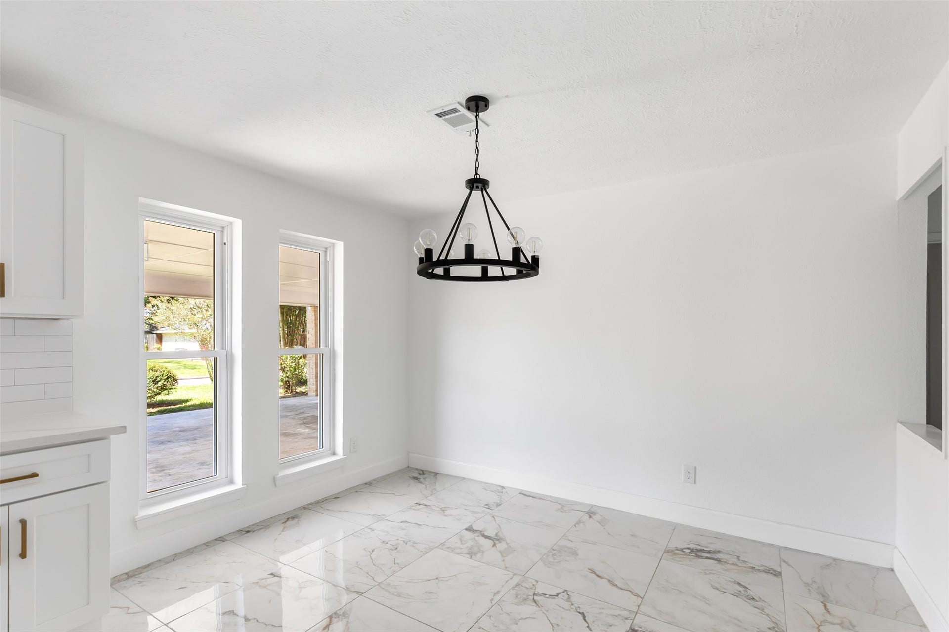 4308 Pine Shadows Street, Dickinson, TX 77539 4308 Pine Shadows Street, Dickinson, TX 77539